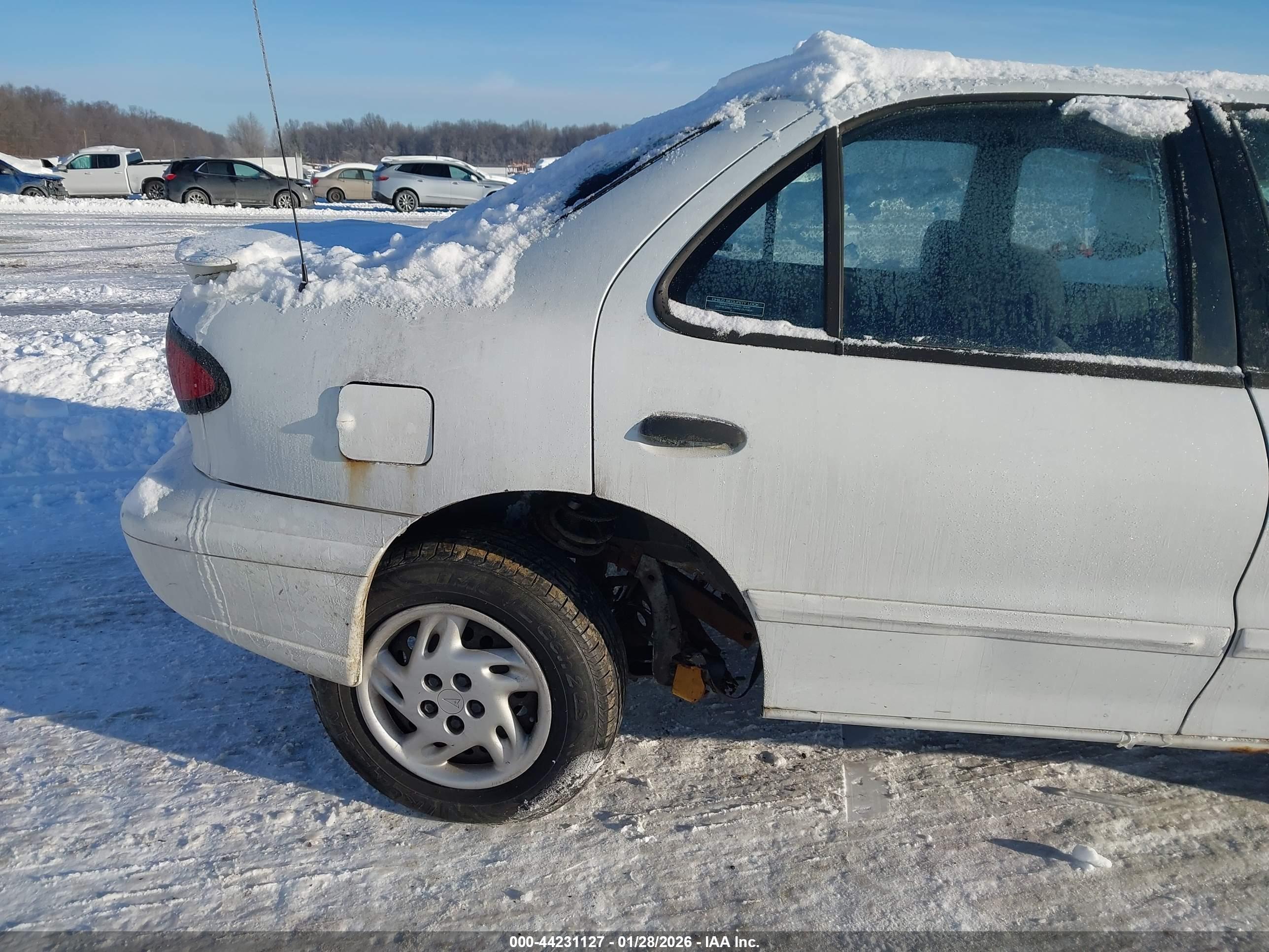 PONTIAC SUNFIRE image 6