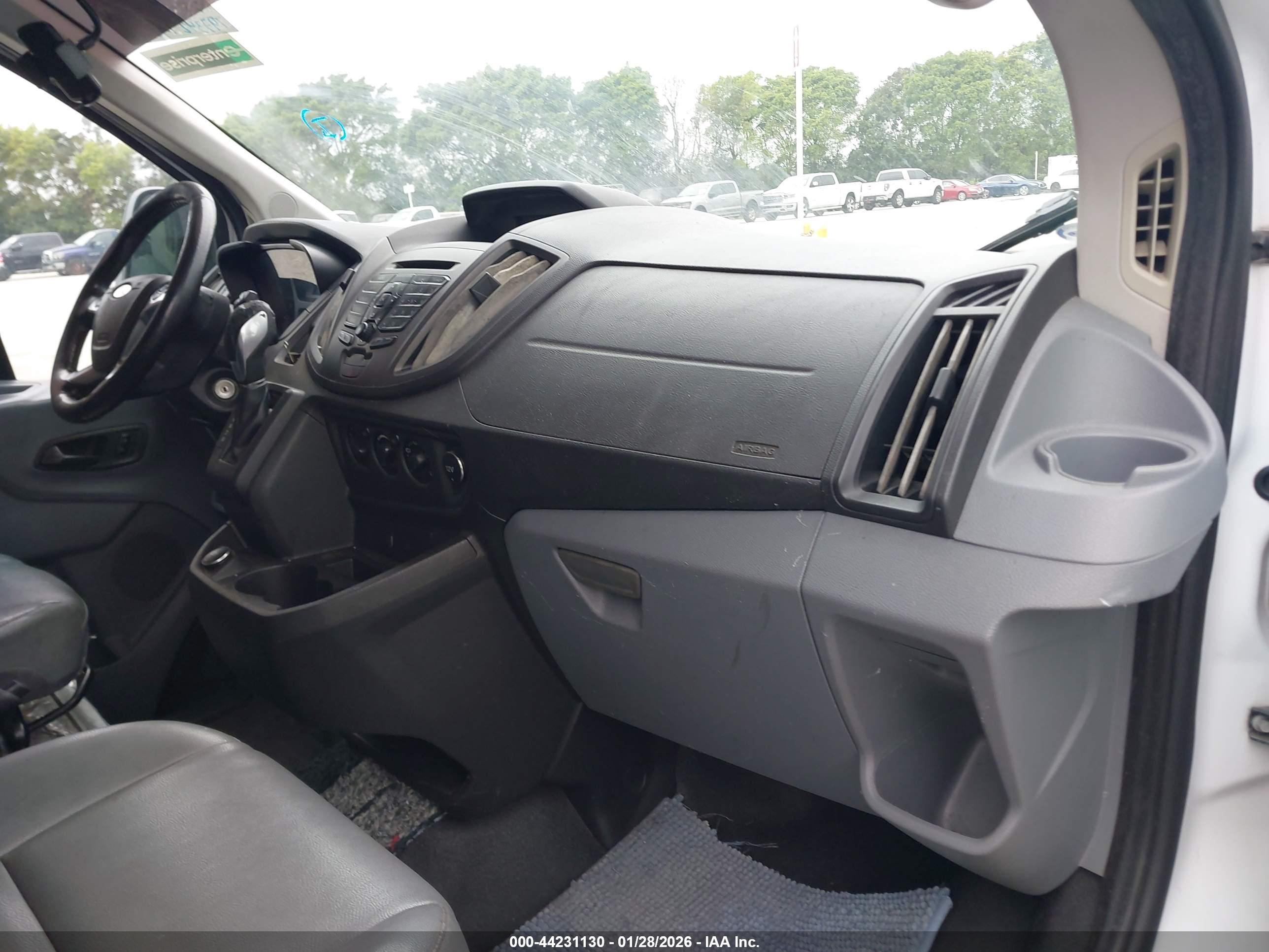 FORD TRANSIT-150 image 5
