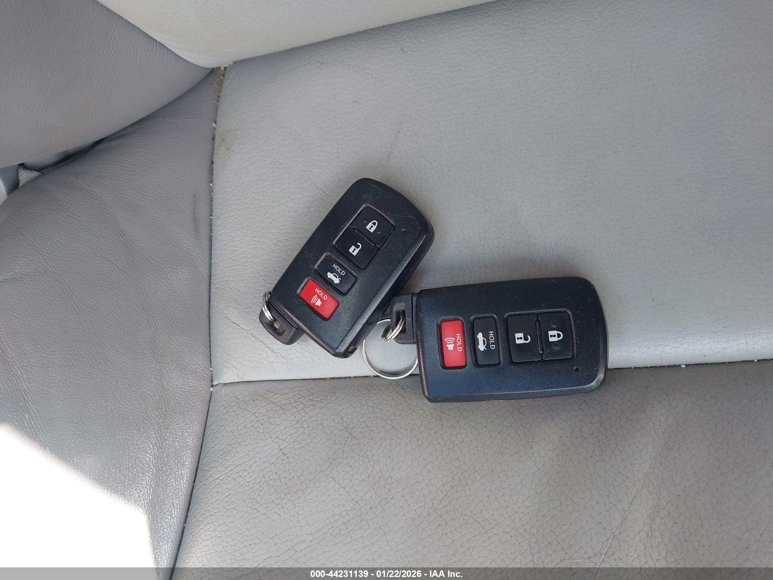 TOYOTA CAMRY image 11