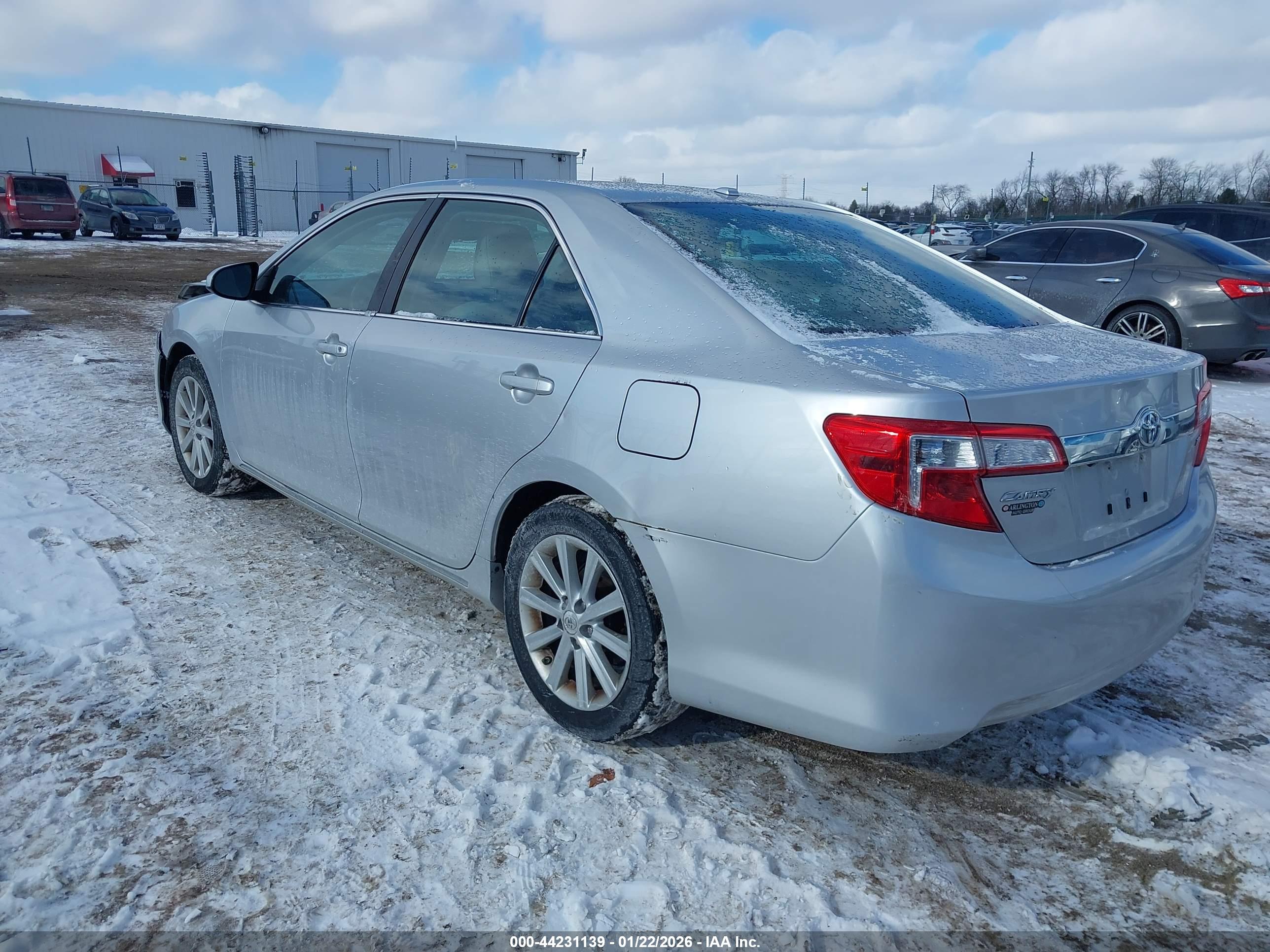TOYOTA CAMRY image 3