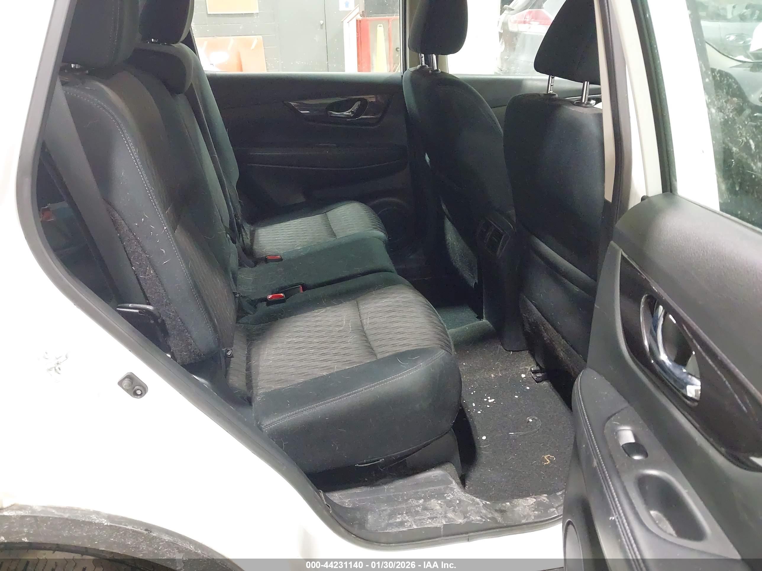NISSAN ROGUE image 8