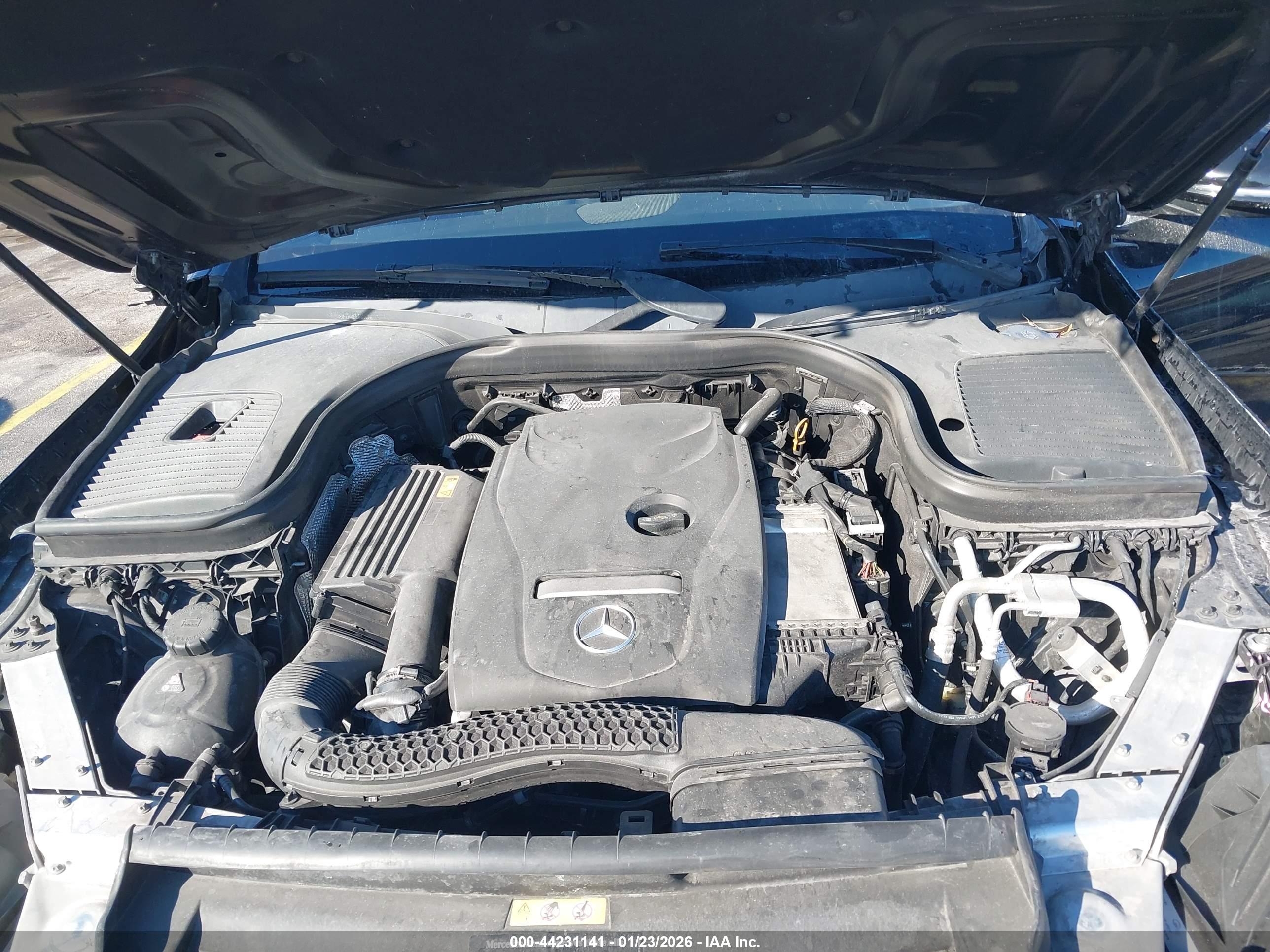 MERCEDES-BENZ GLC image 10