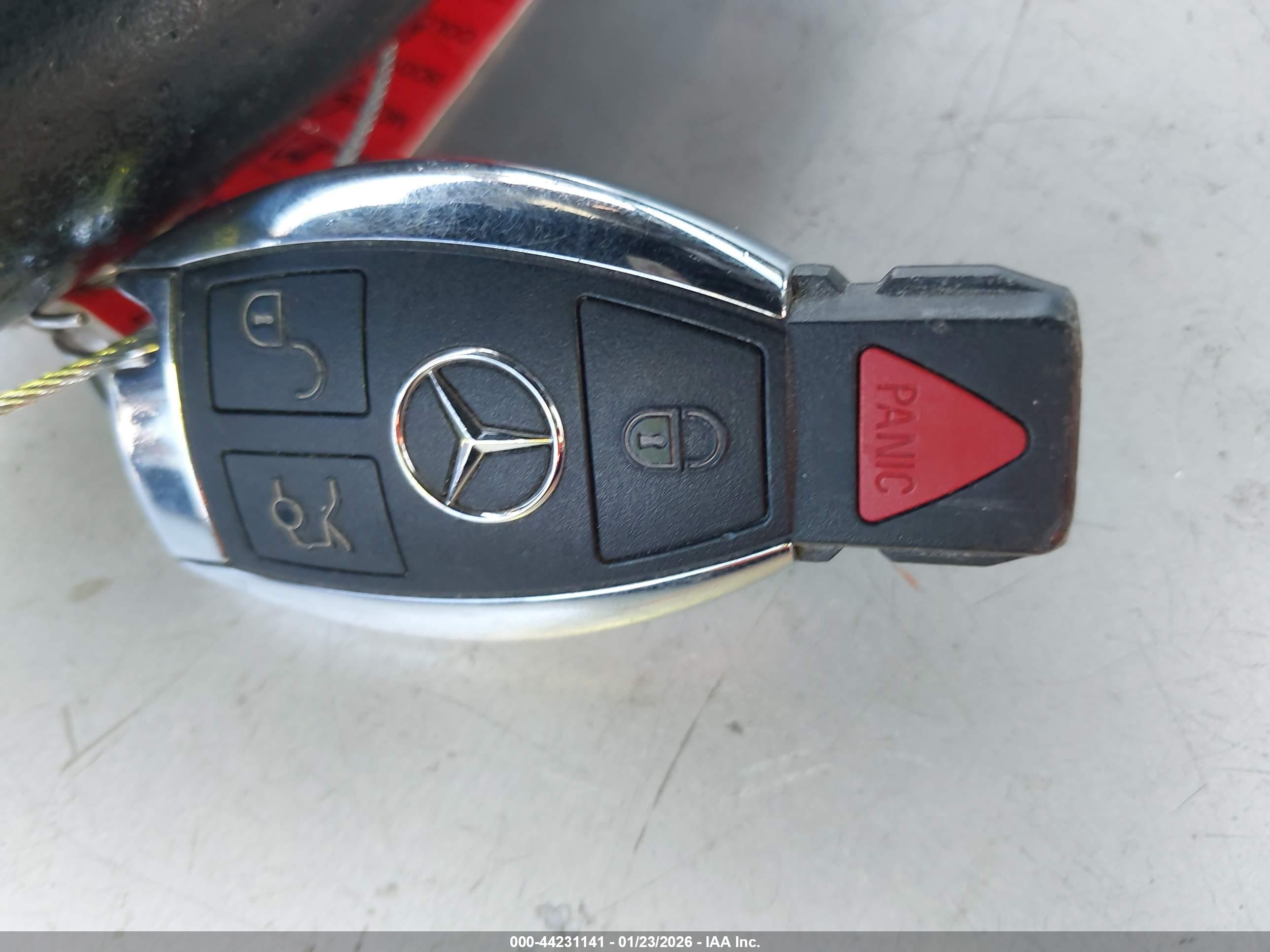MERCEDES-BENZ GLC image 11