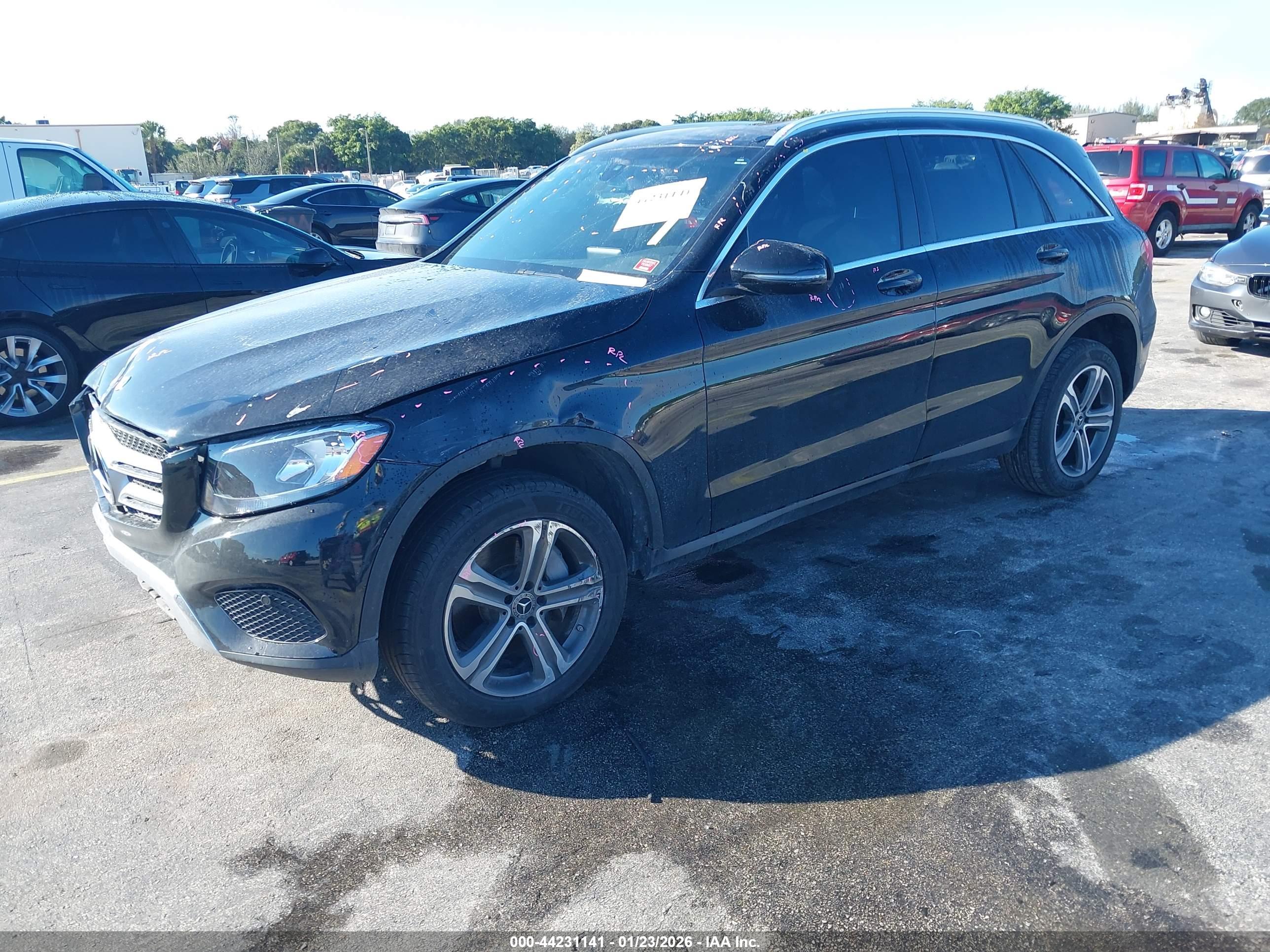 MERCEDES-BENZ GLC image 2