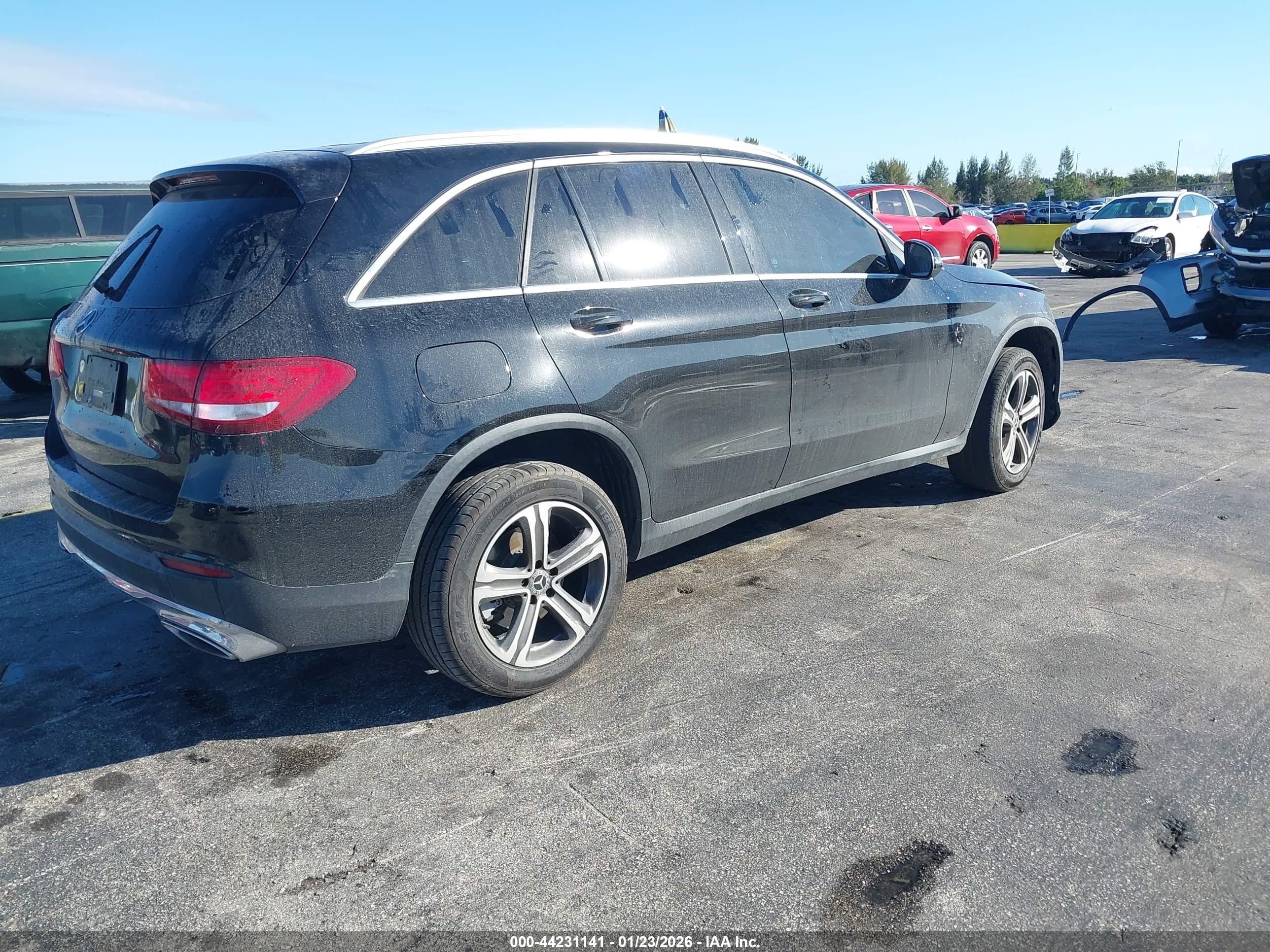 MERCEDES-BENZ GLC image 4