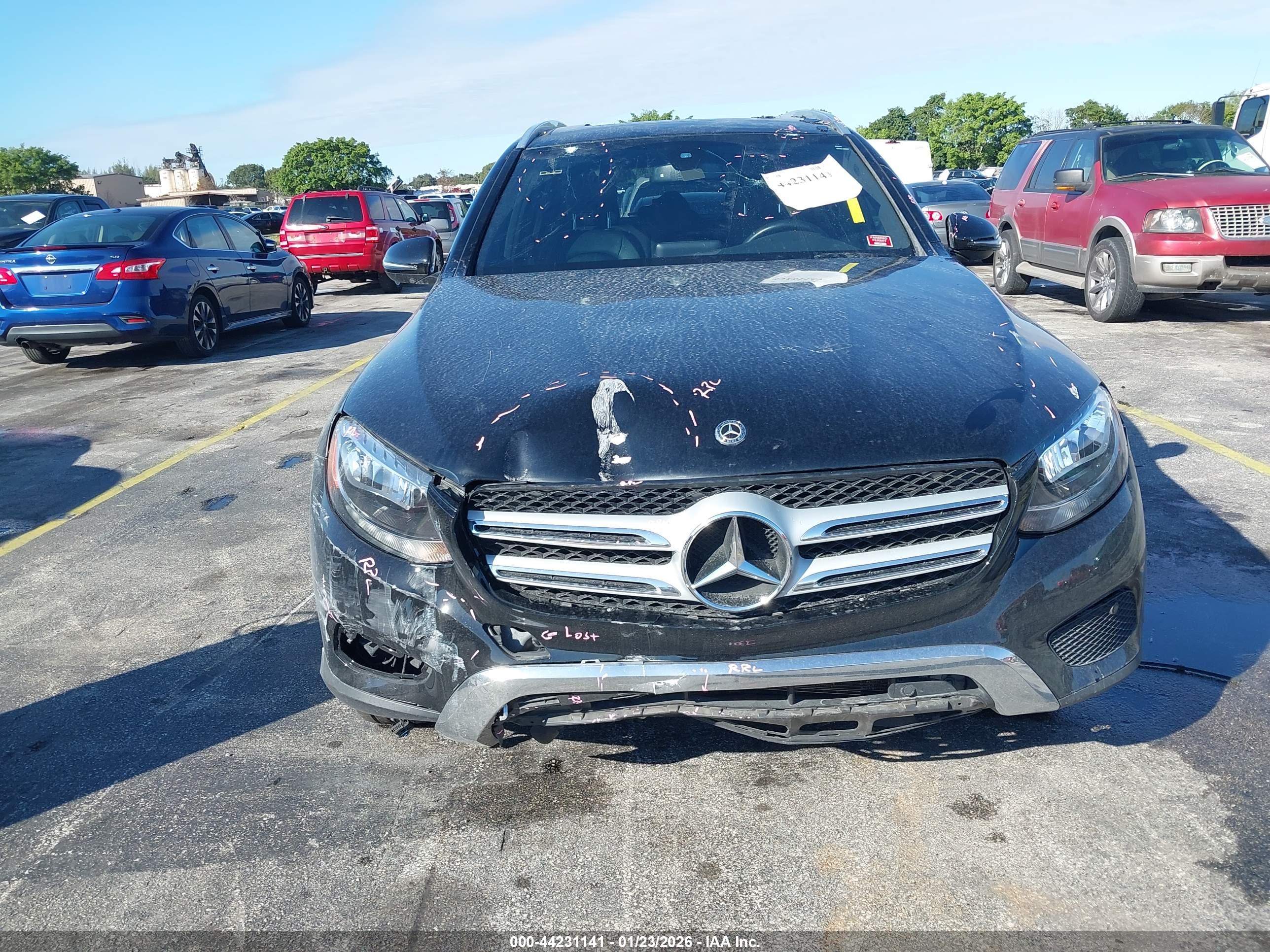 MERCEDES-BENZ GLC image 6