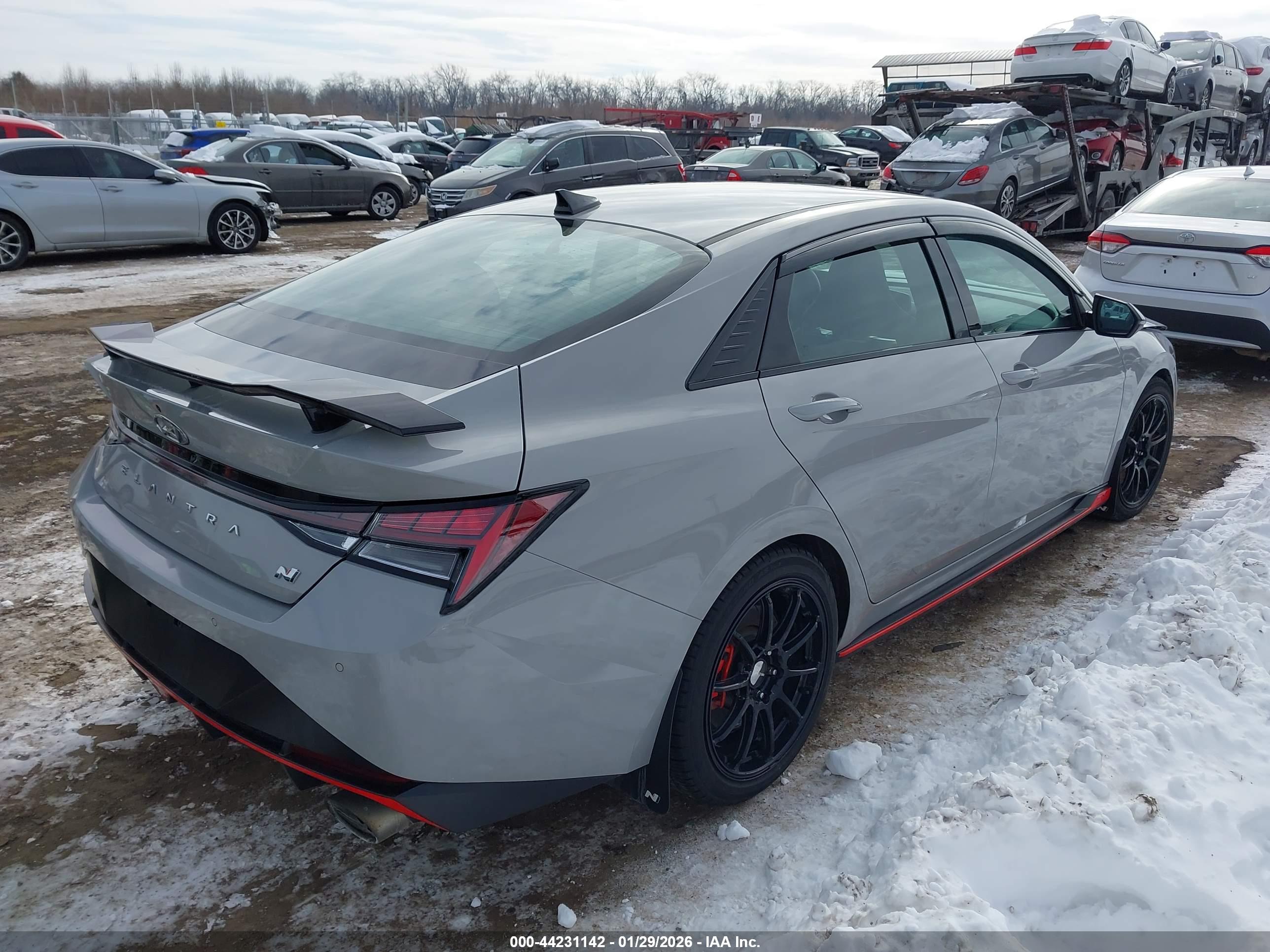 HYUNDAI ELANTRA image 4