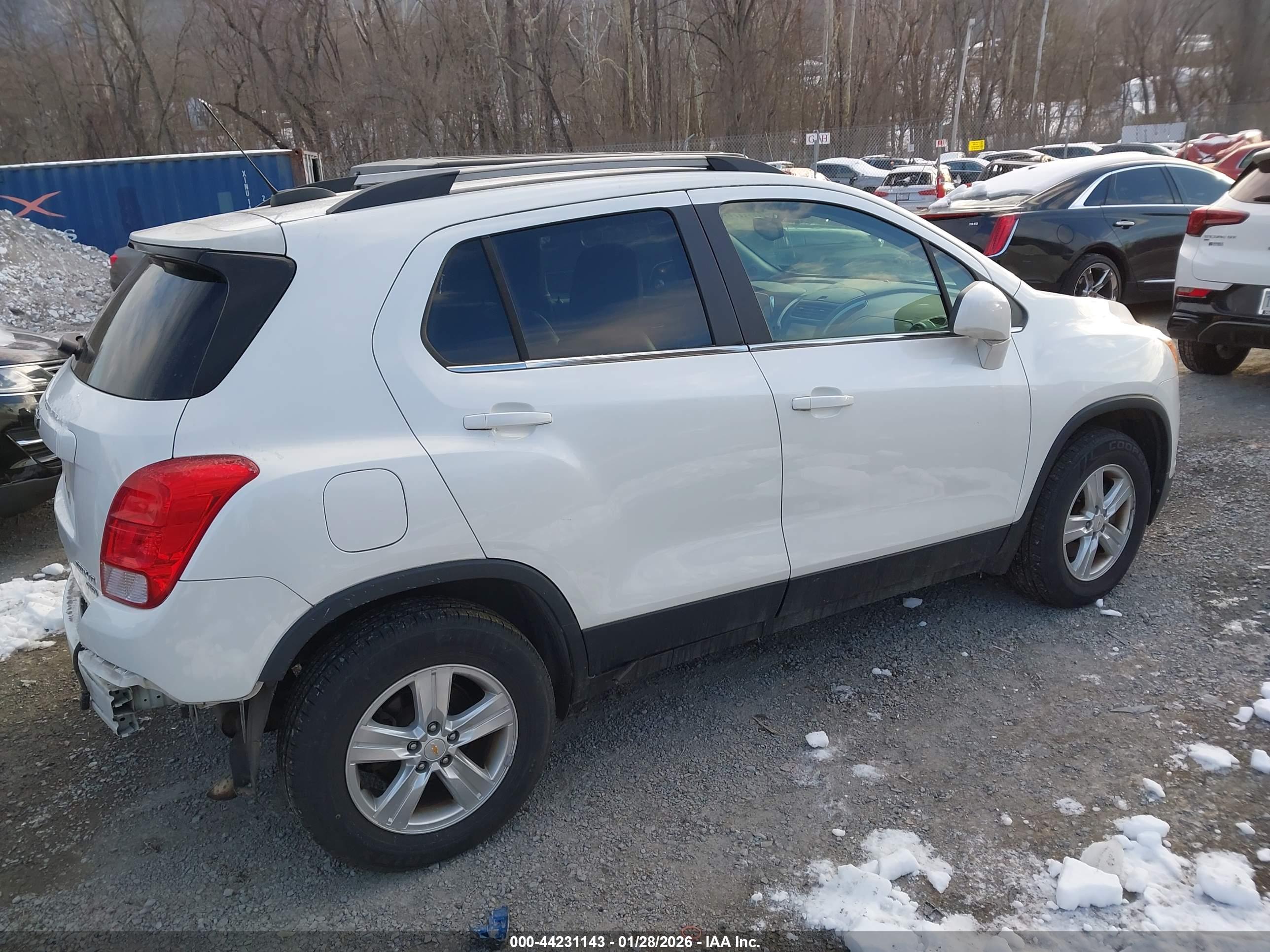 CHEVROLET TRAX image 4