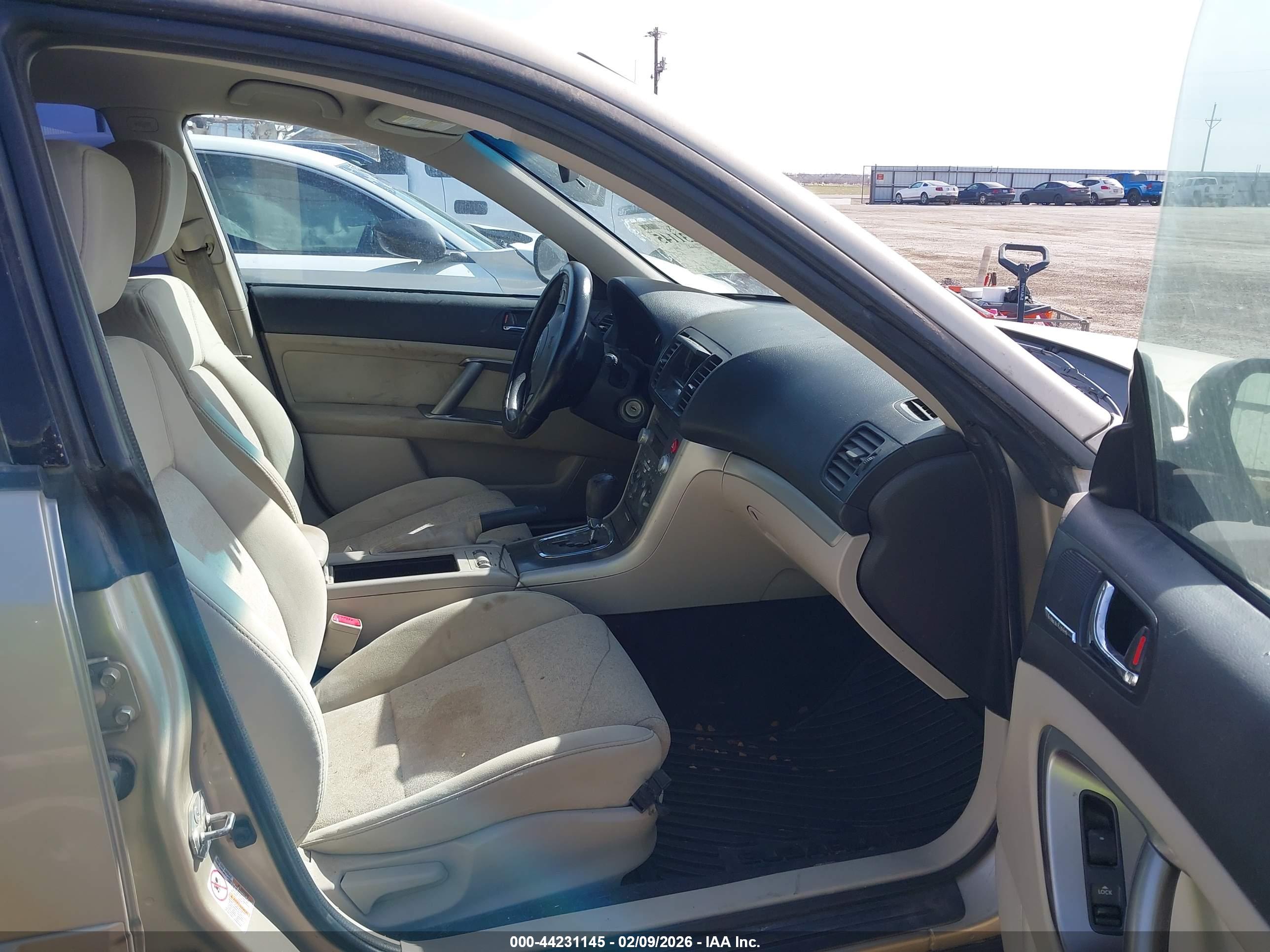 SUBARU OUTBACK image 5