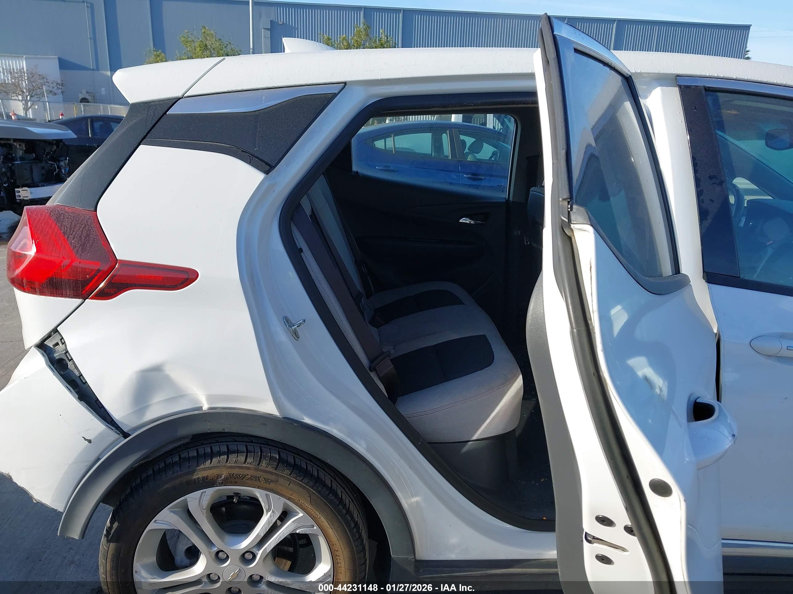 CHEVROLET BOLT image 8