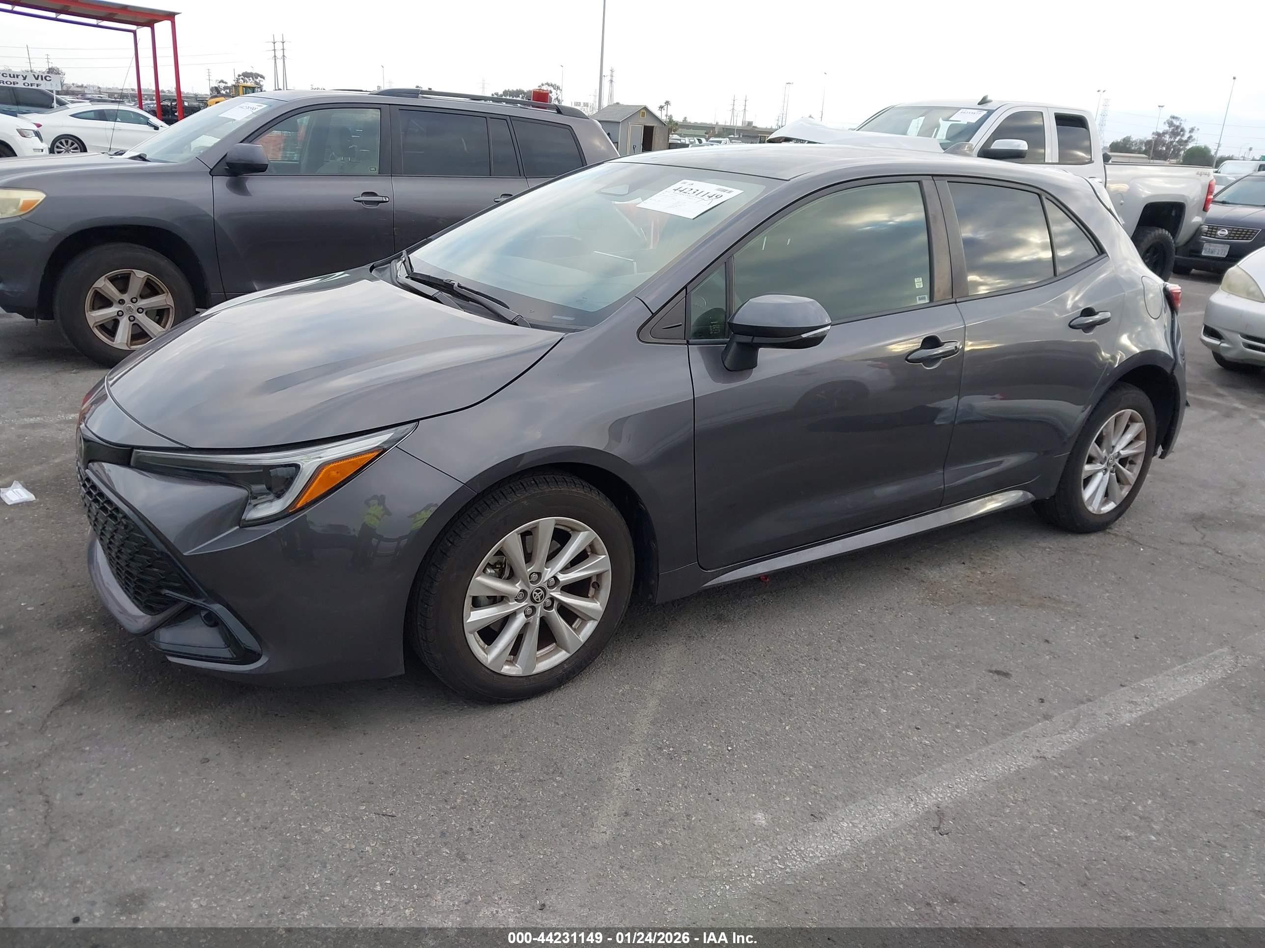 TOYOTA COROLLA image 2