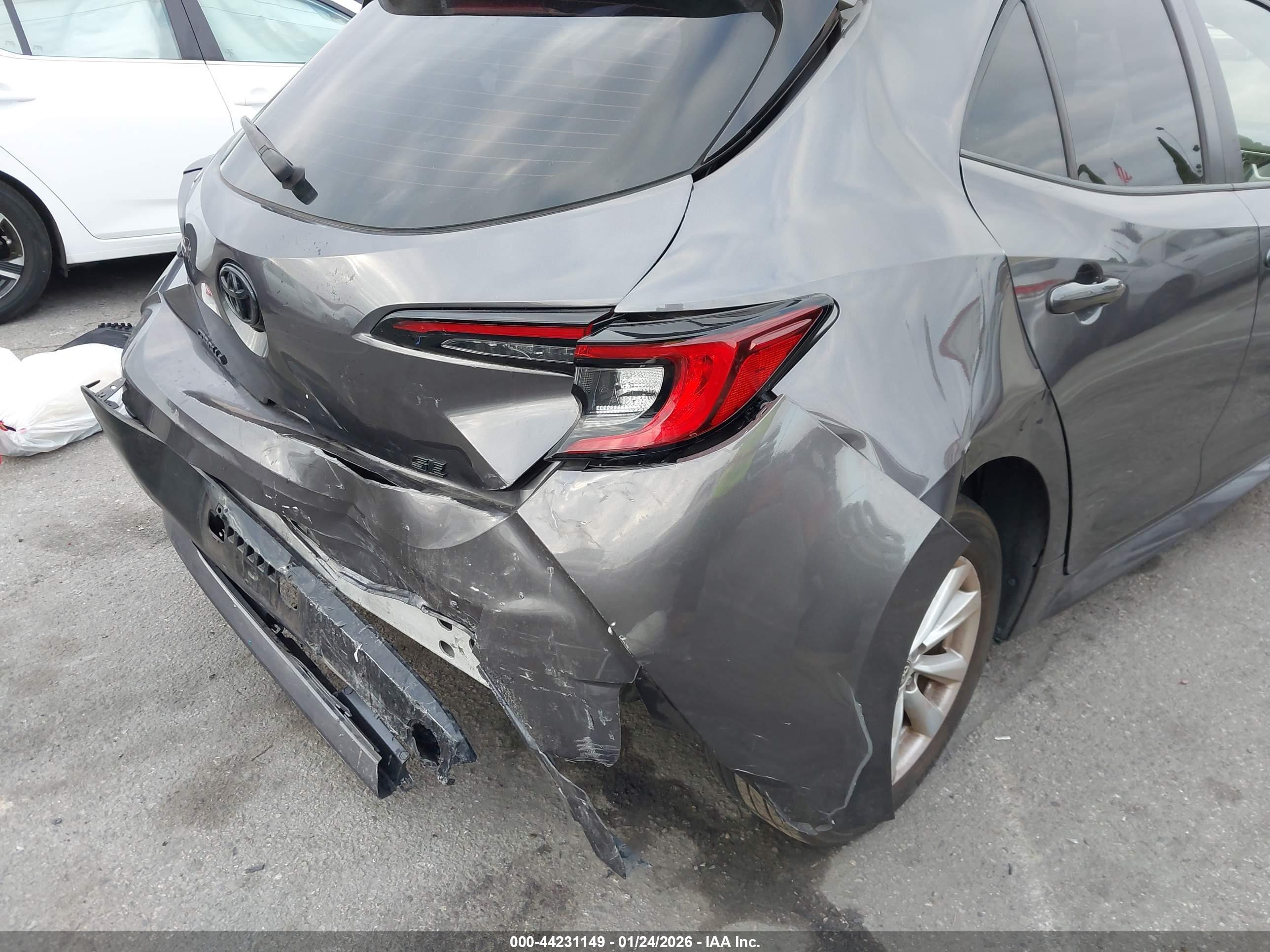 TOYOTA COROLLA image 6