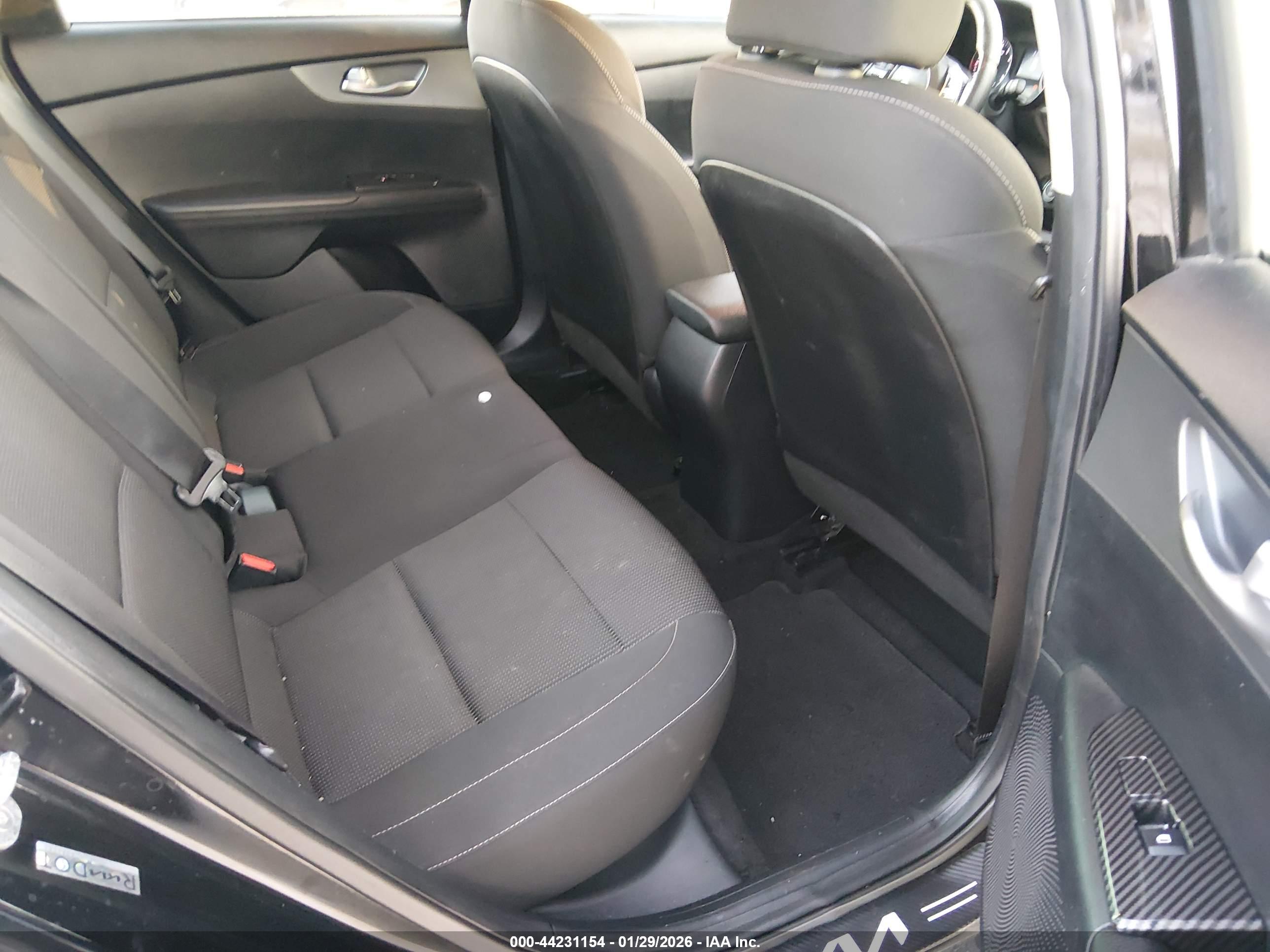 KIA FORTE image 8