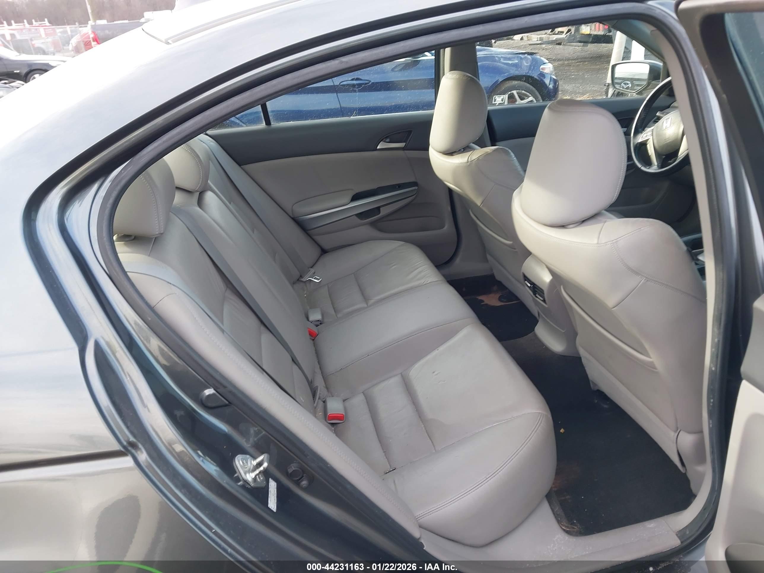 HONDA ACCORD image 8