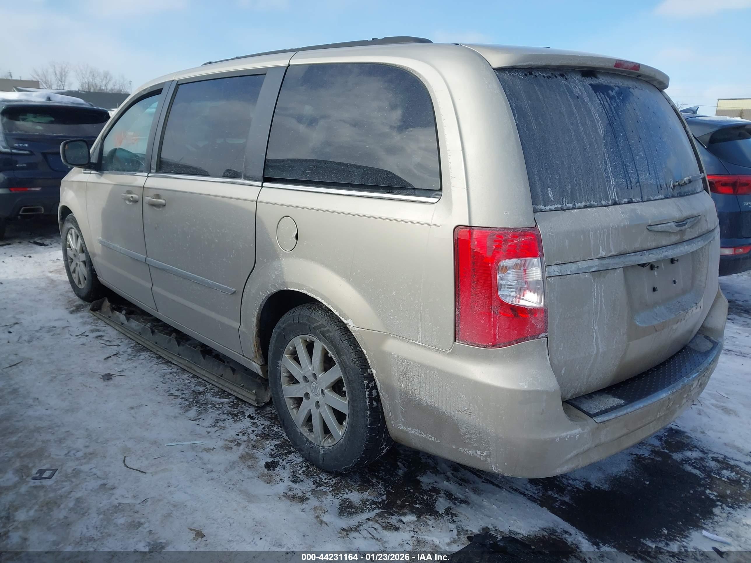 CHRYSLER TOWN image 3