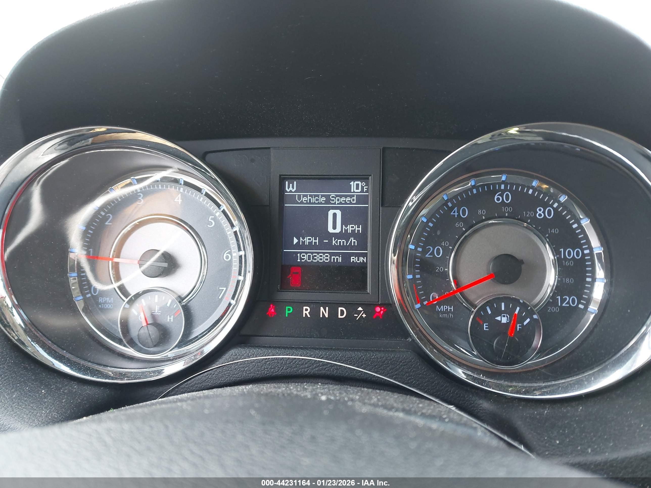 CHRYSLER TOWN image 7