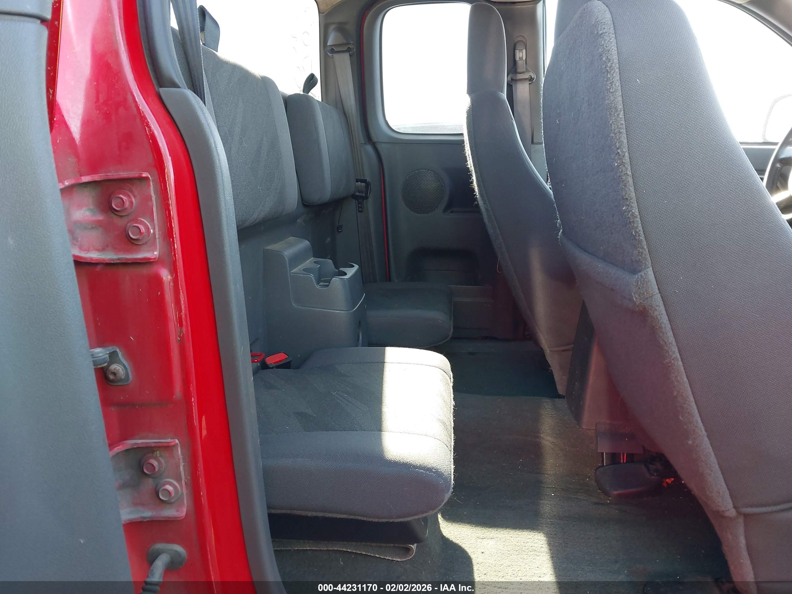 CHEVROLET COLORADO image 8