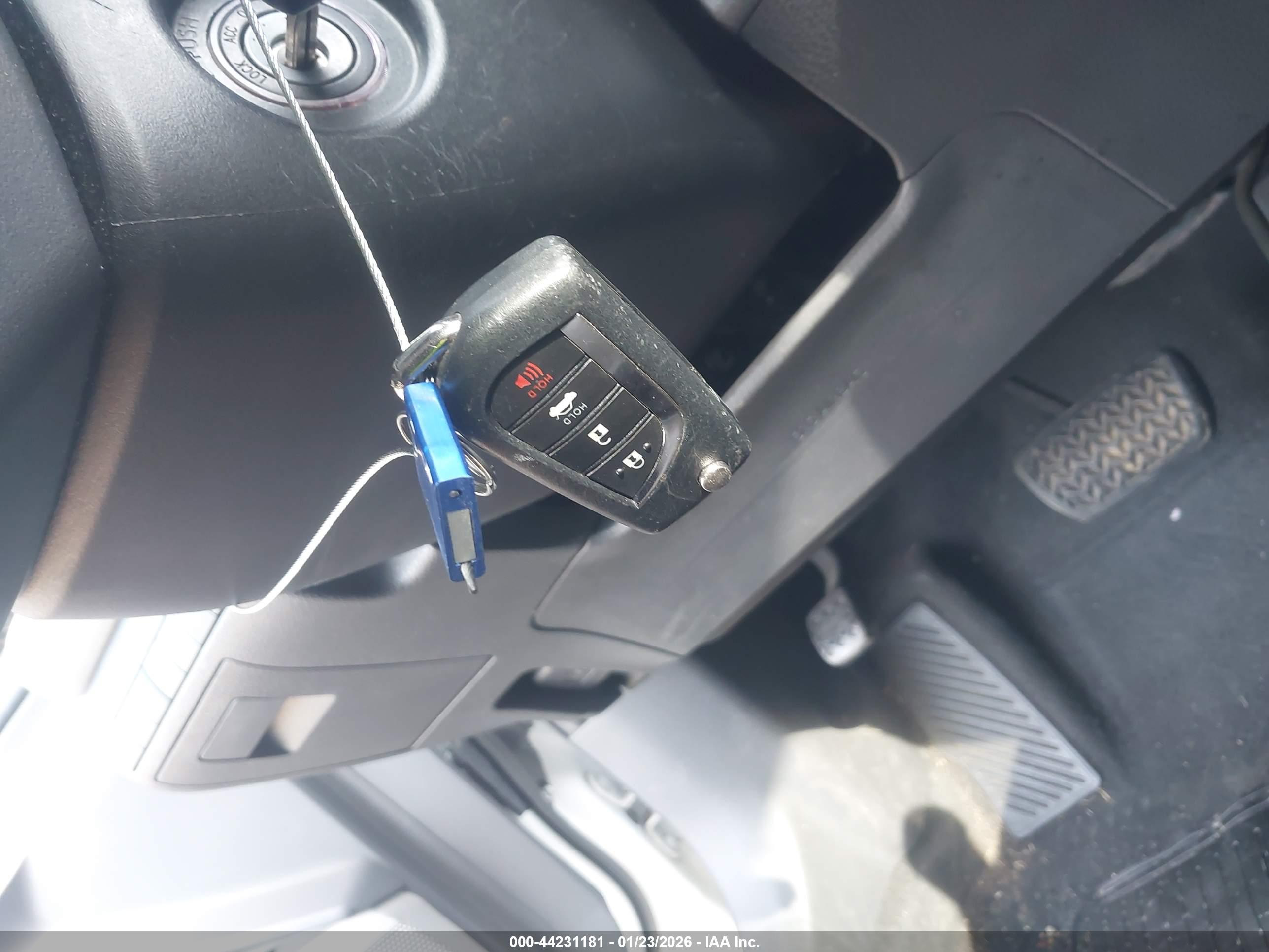 TOYOTA CAMRY image 11