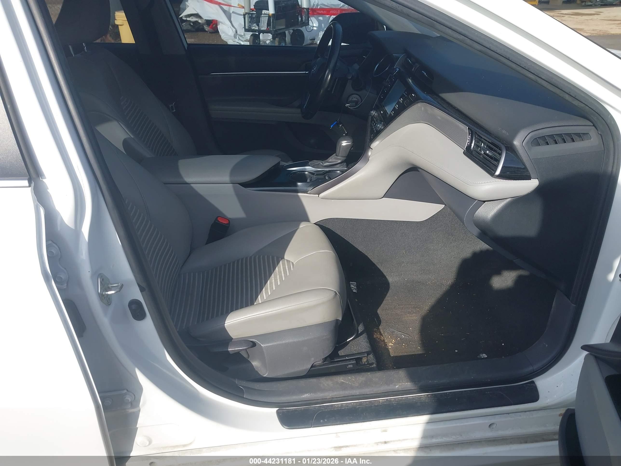 TOYOTA CAMRY image 5