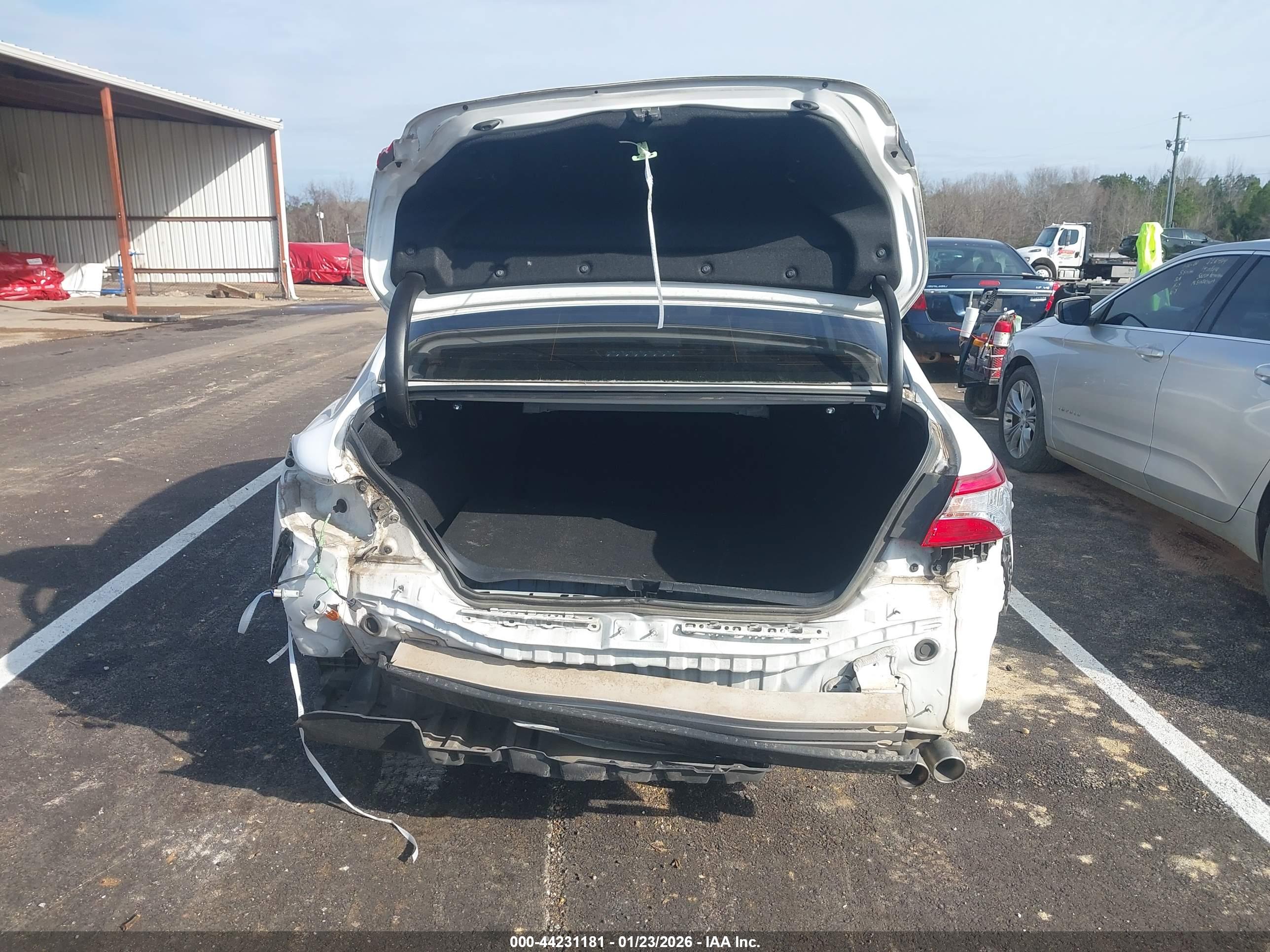 TOYOTA CAMRY image 6