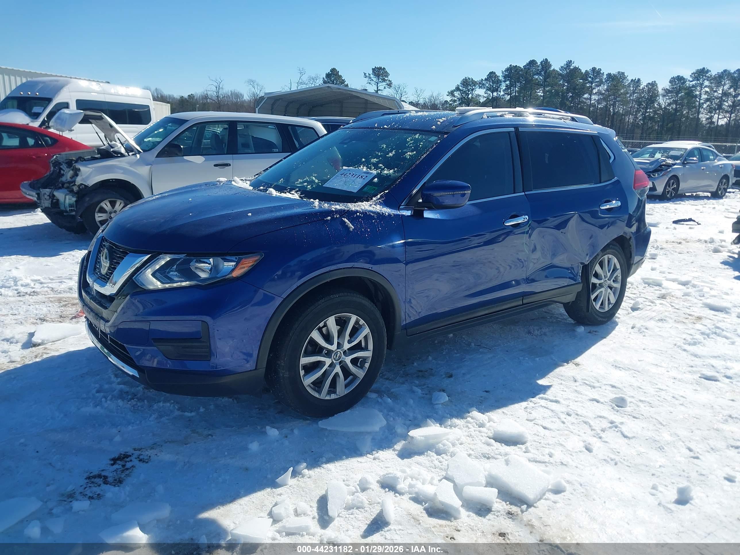 NISSAN ROGUE image 2