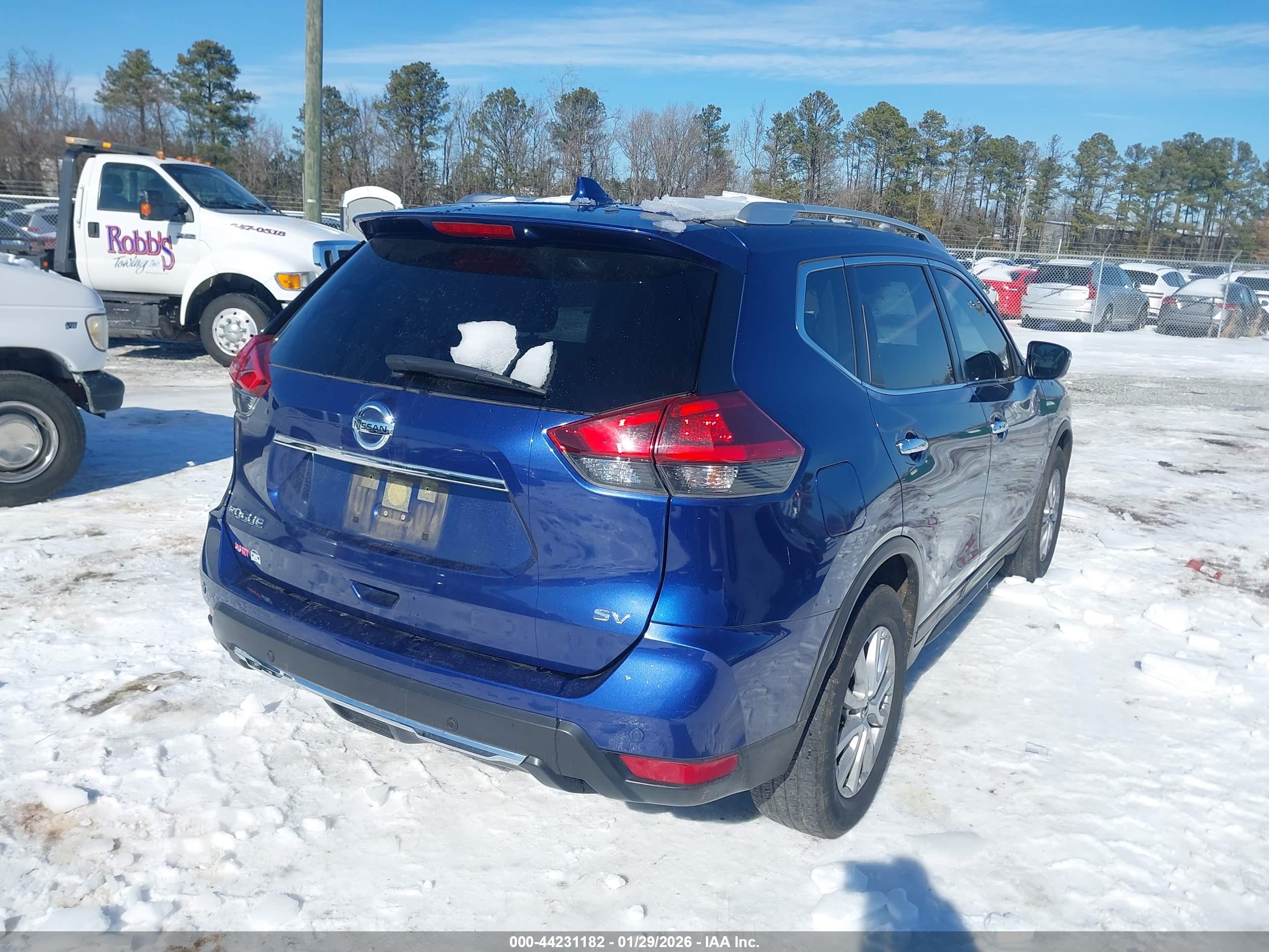 NISSAN ROGUE image 4