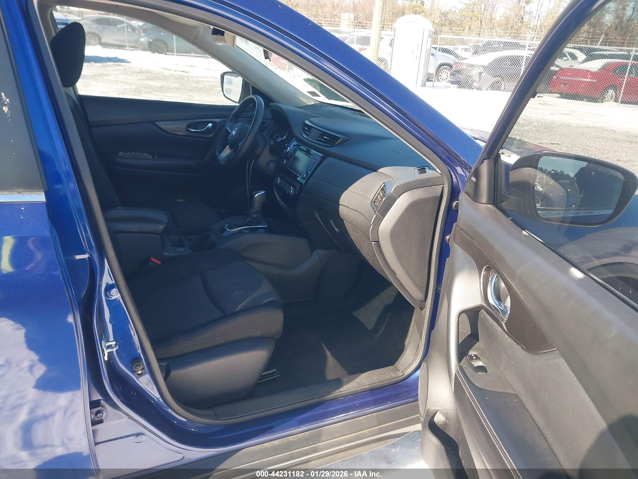 NISSAN ROGUE image 5