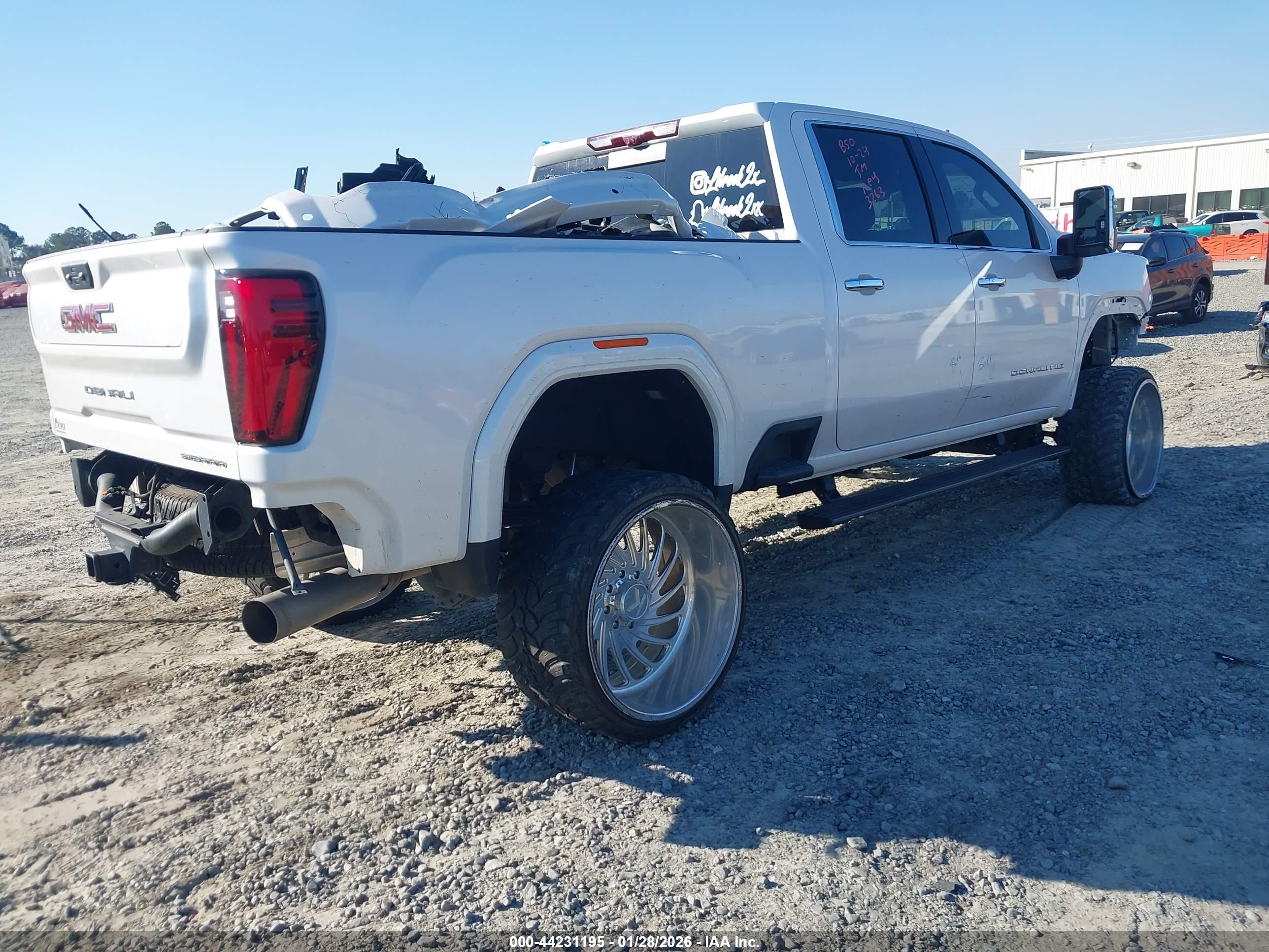 GMC SIERRA image 4