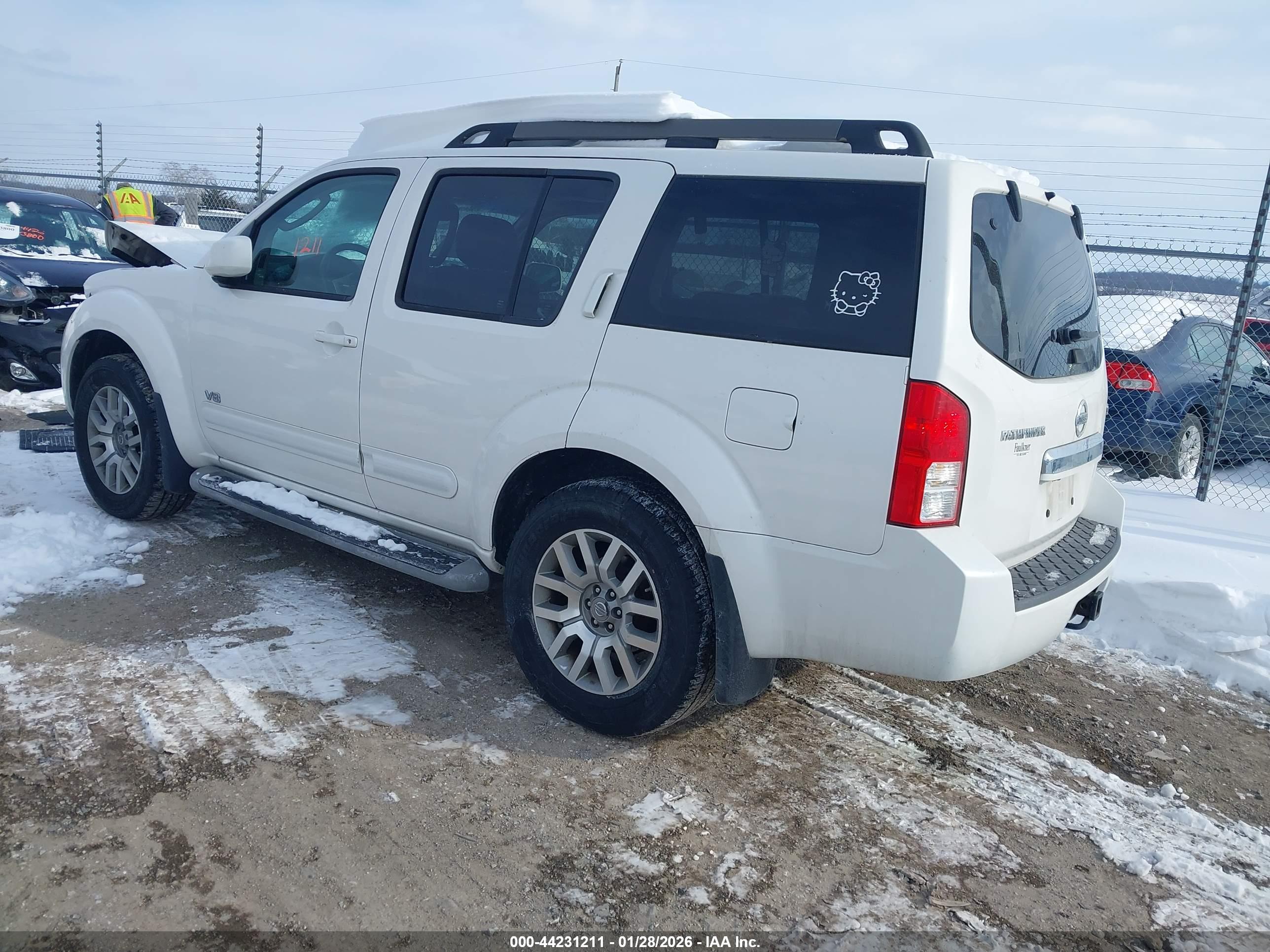 NISSAN PATHFINDER image 3