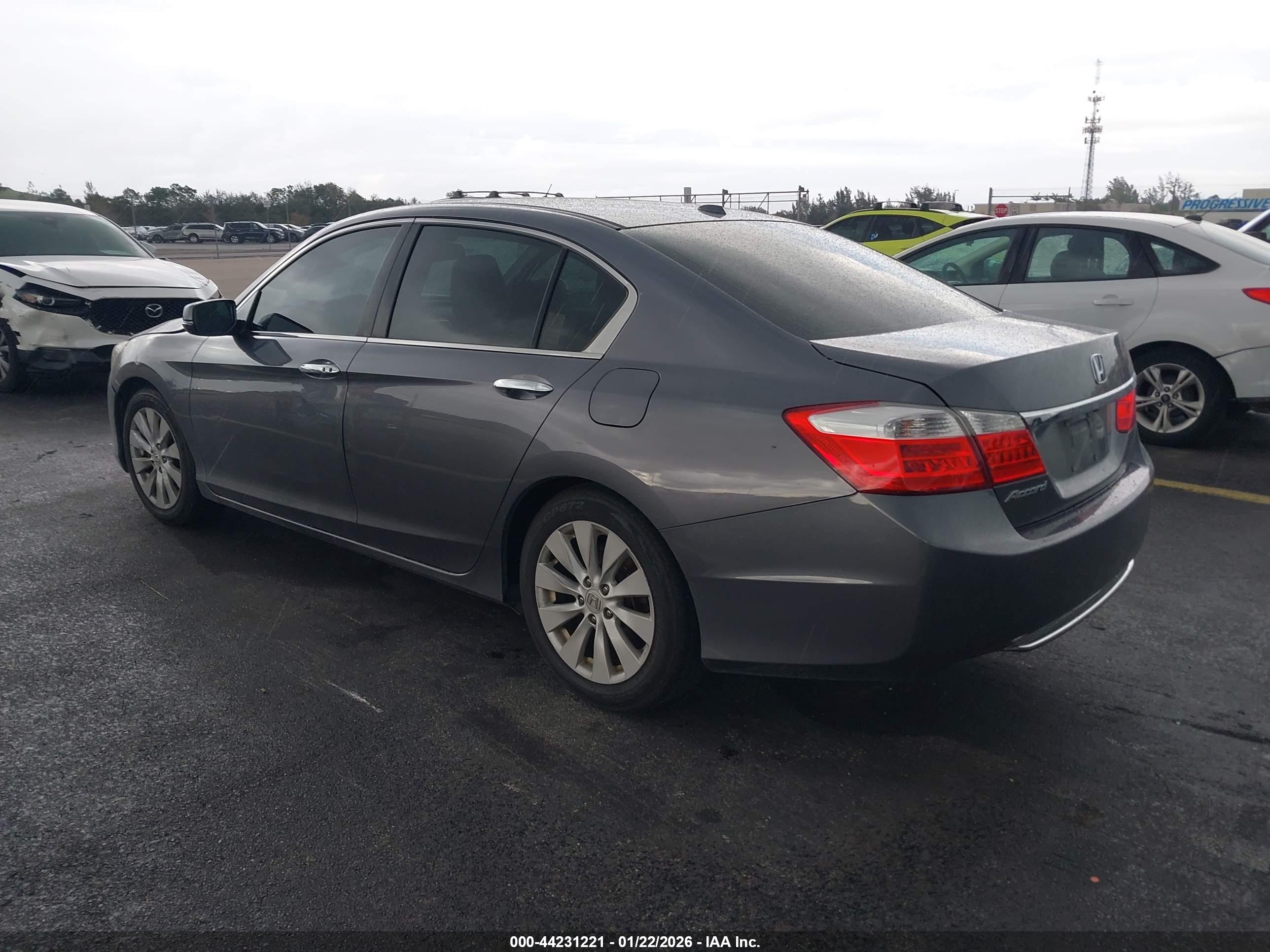 HONDA ACCORD image 3