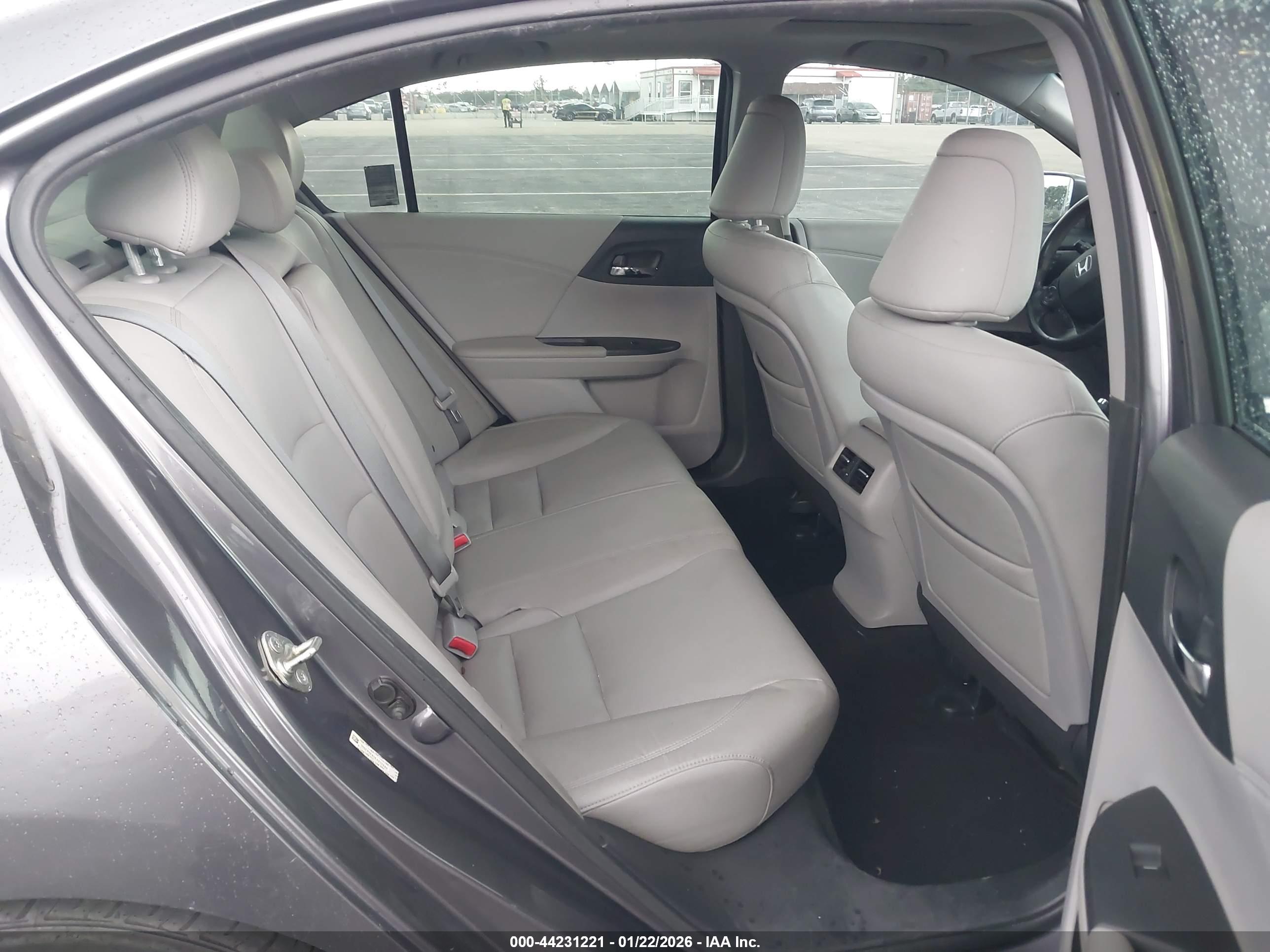 HONDA ACCORD image 8