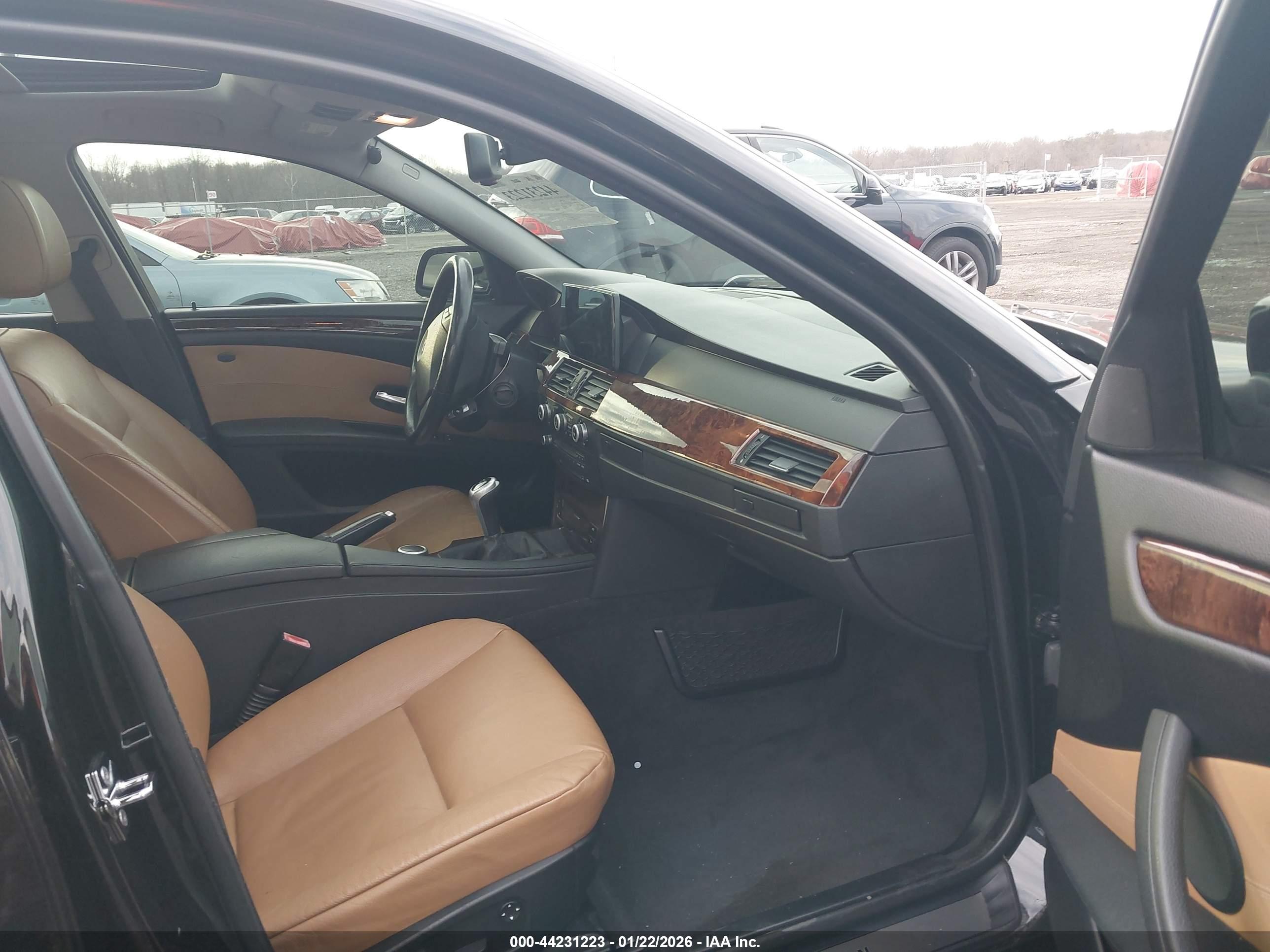 BMW 528I image 5