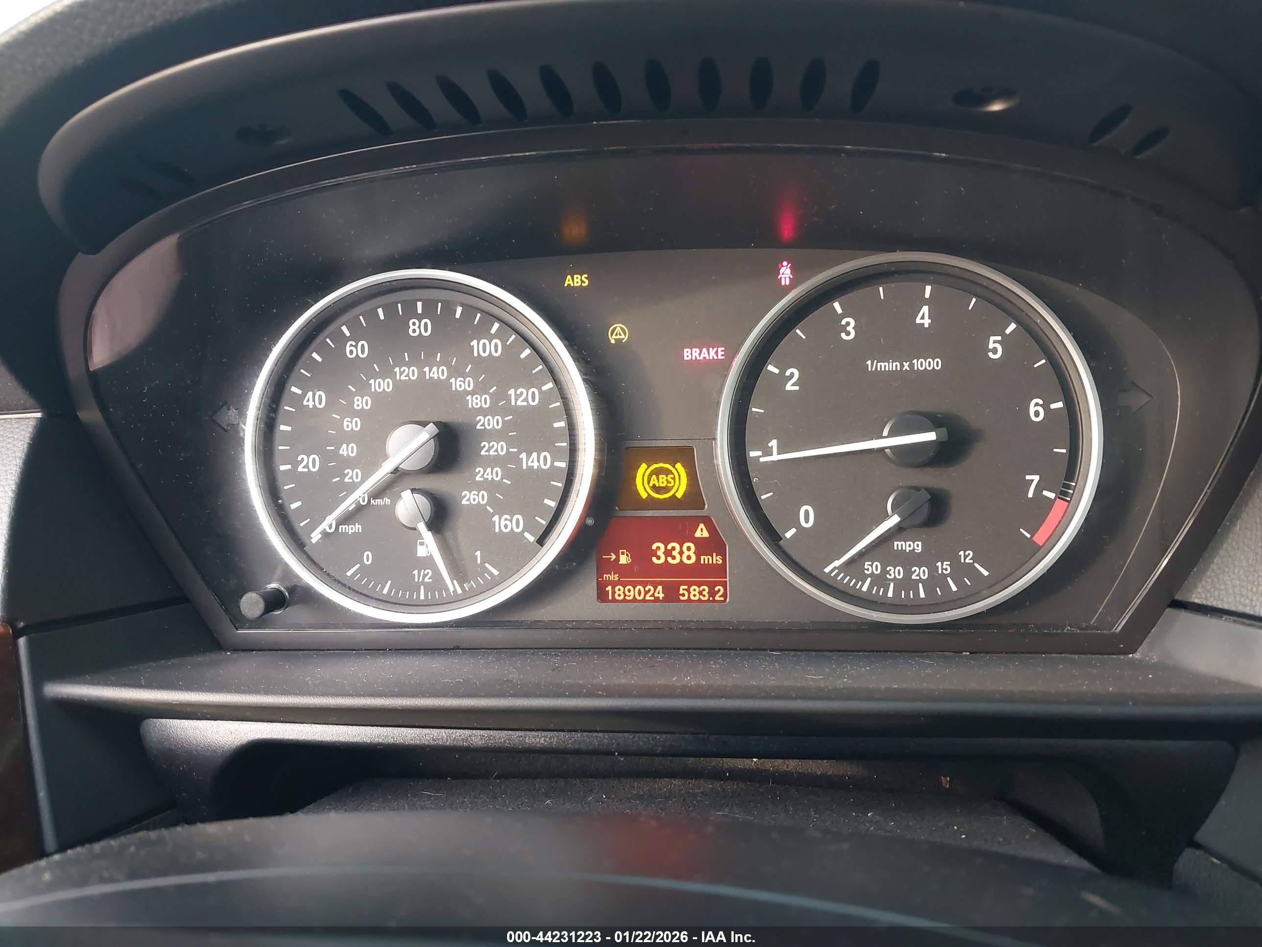BMW 528I image 7