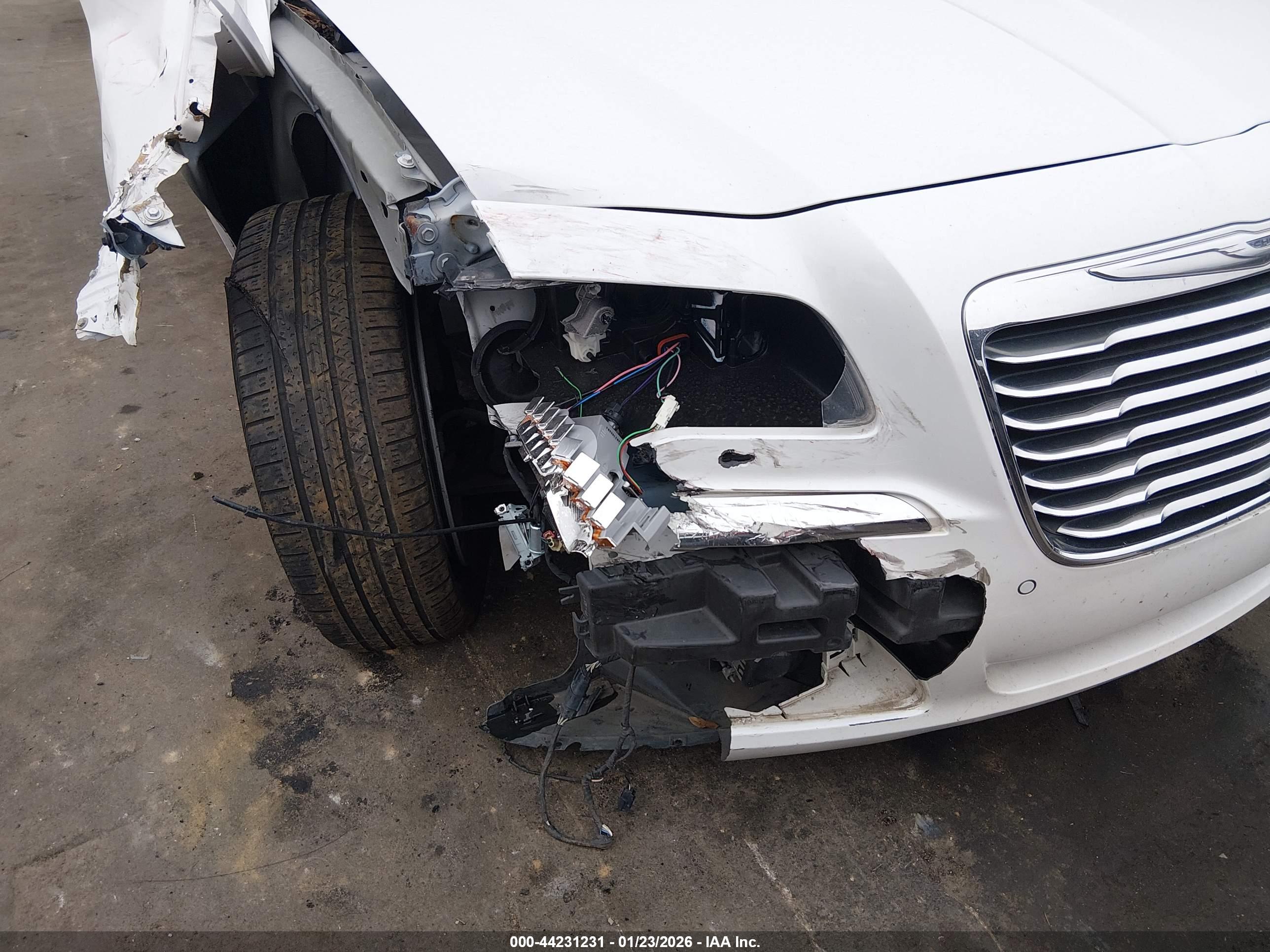 CHRYSLER 300C image 6