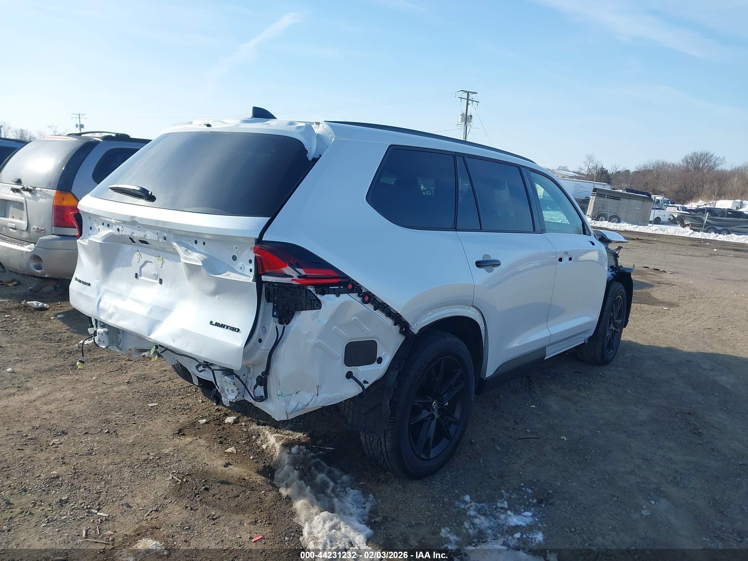 TOYOTA GRAND image 4
