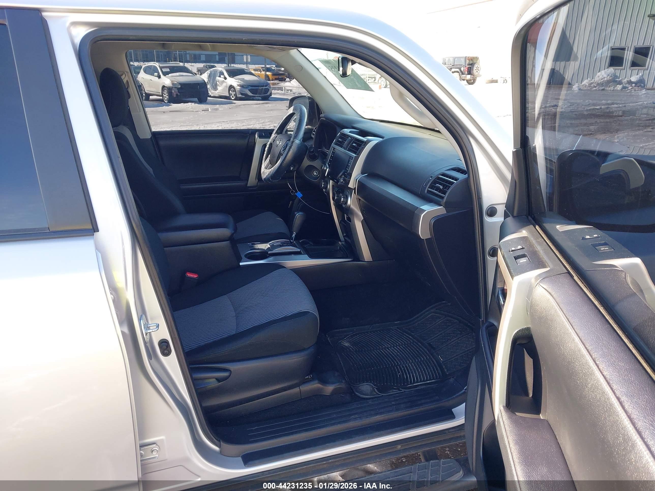 TOYOTA 4RUNNER image 5