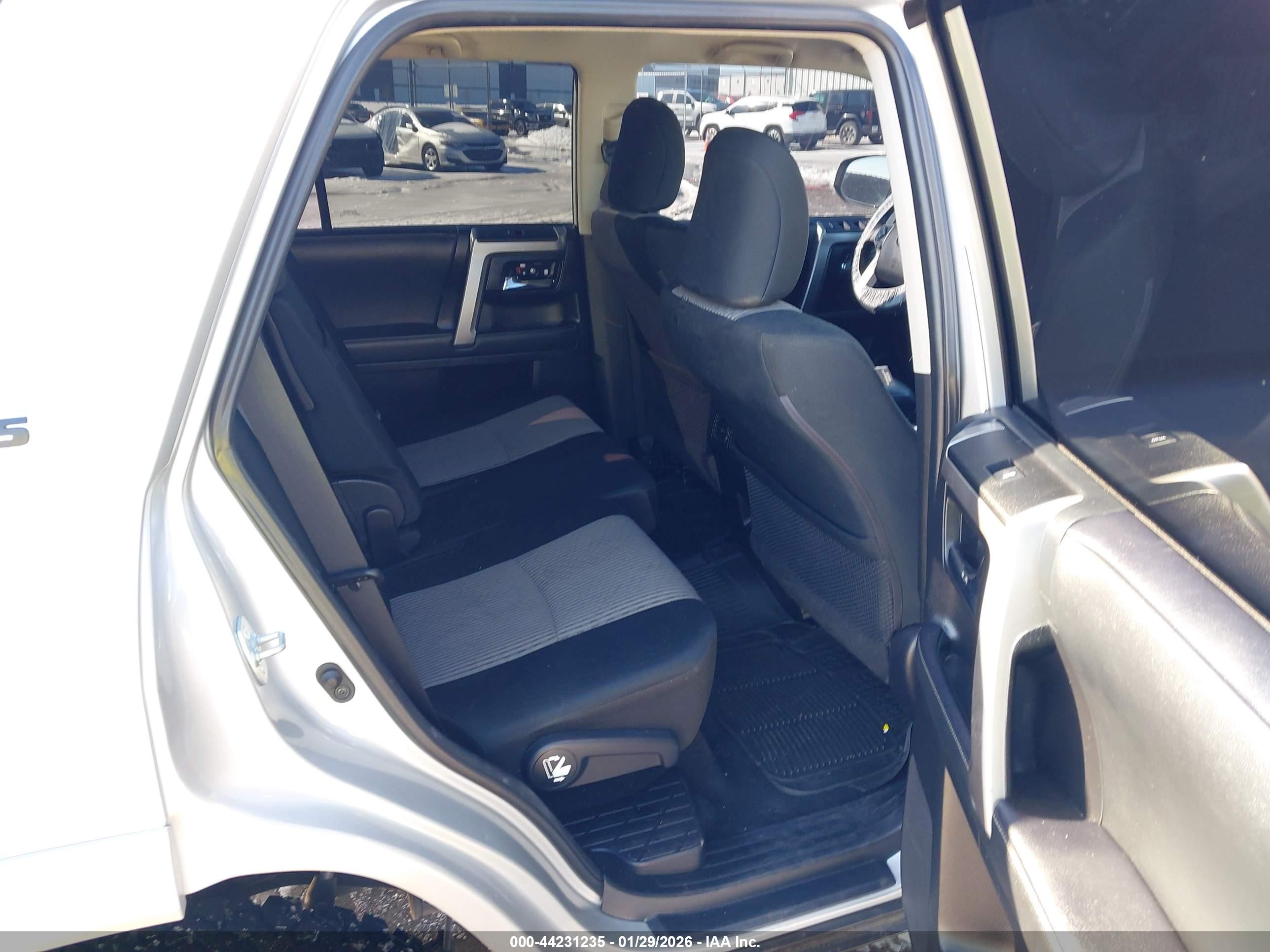 TOYOTA 4RUNNER image 8