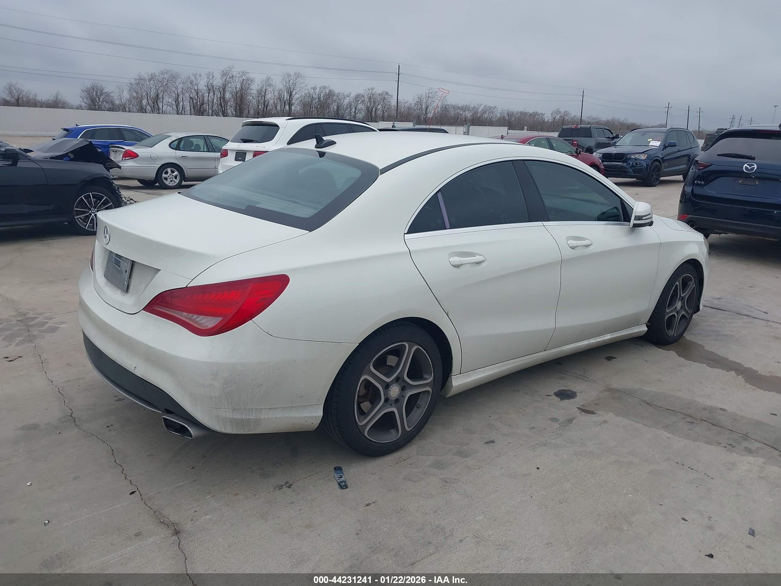 MERCEDES-BENZ CLA image 4