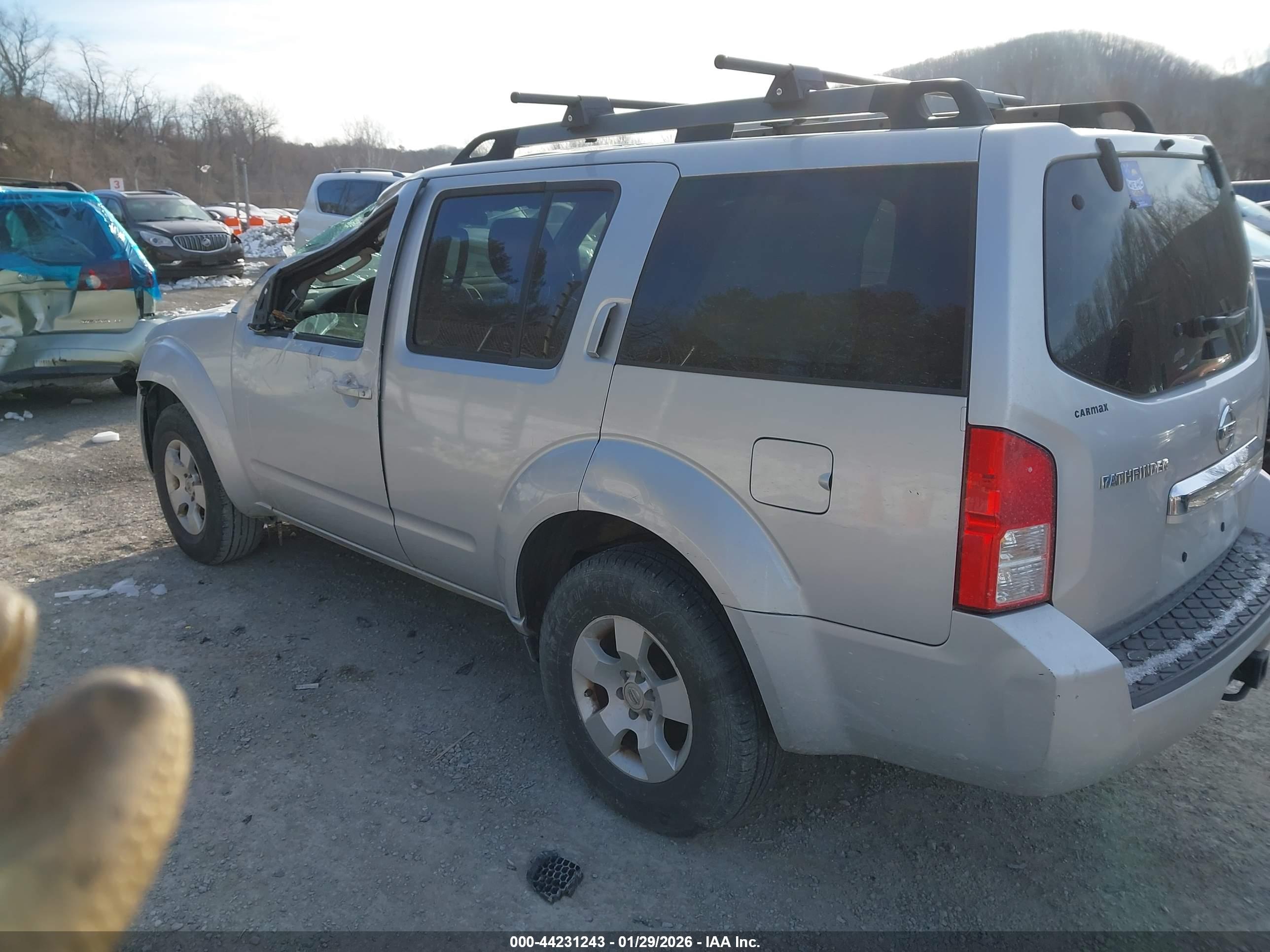 NISSAN PATHFINDER image 3