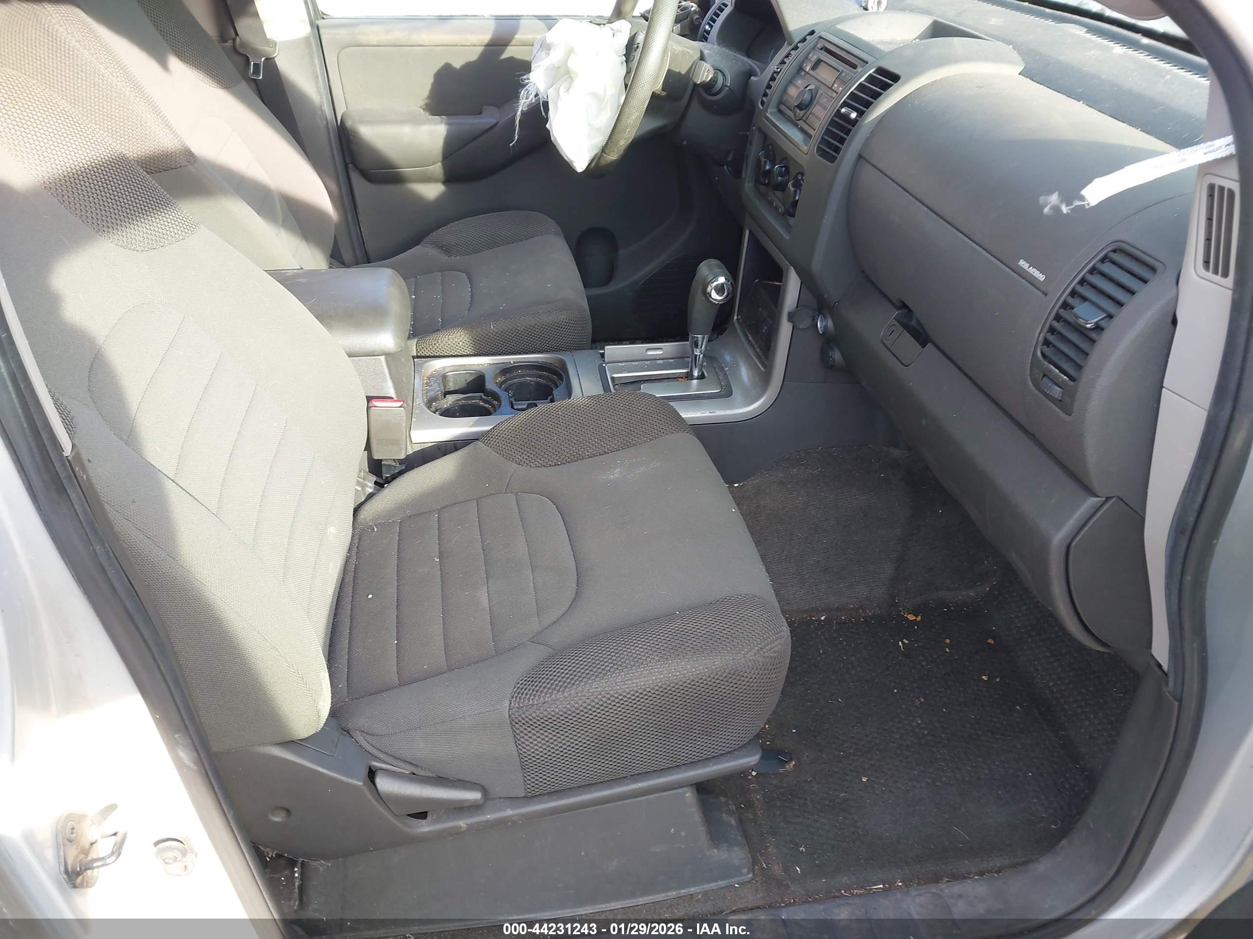 NISSAN PATHFINDER image 5
