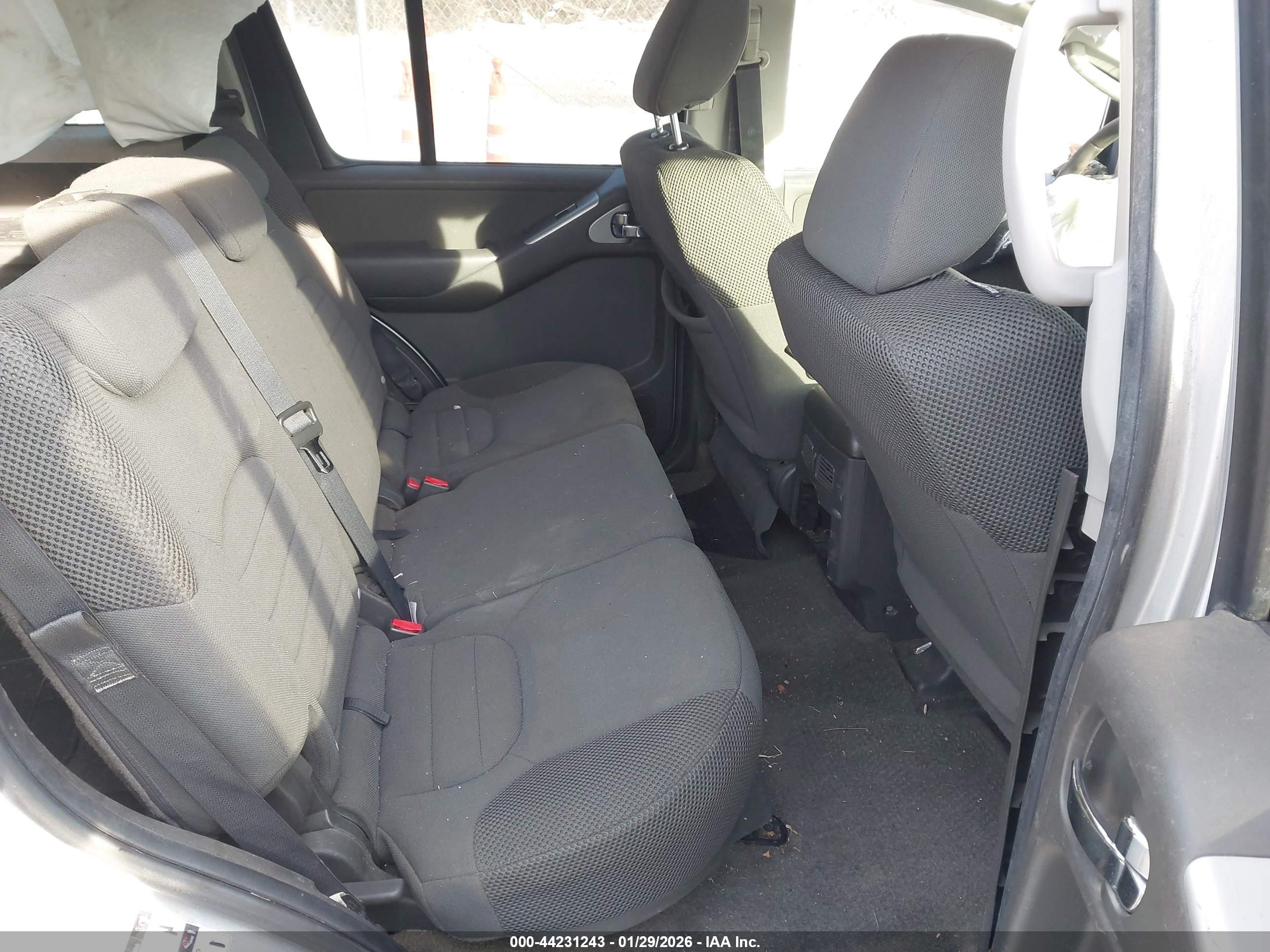 NISSAN PATHFINDER image 8