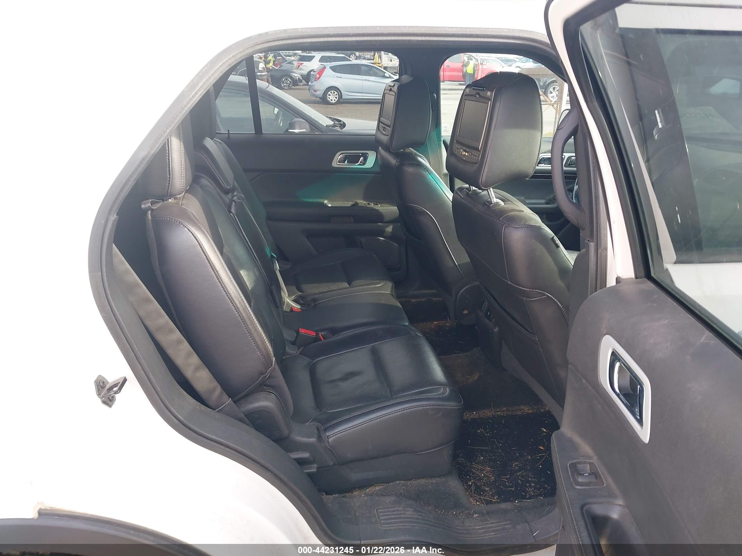 FORD EXPLORER image 8