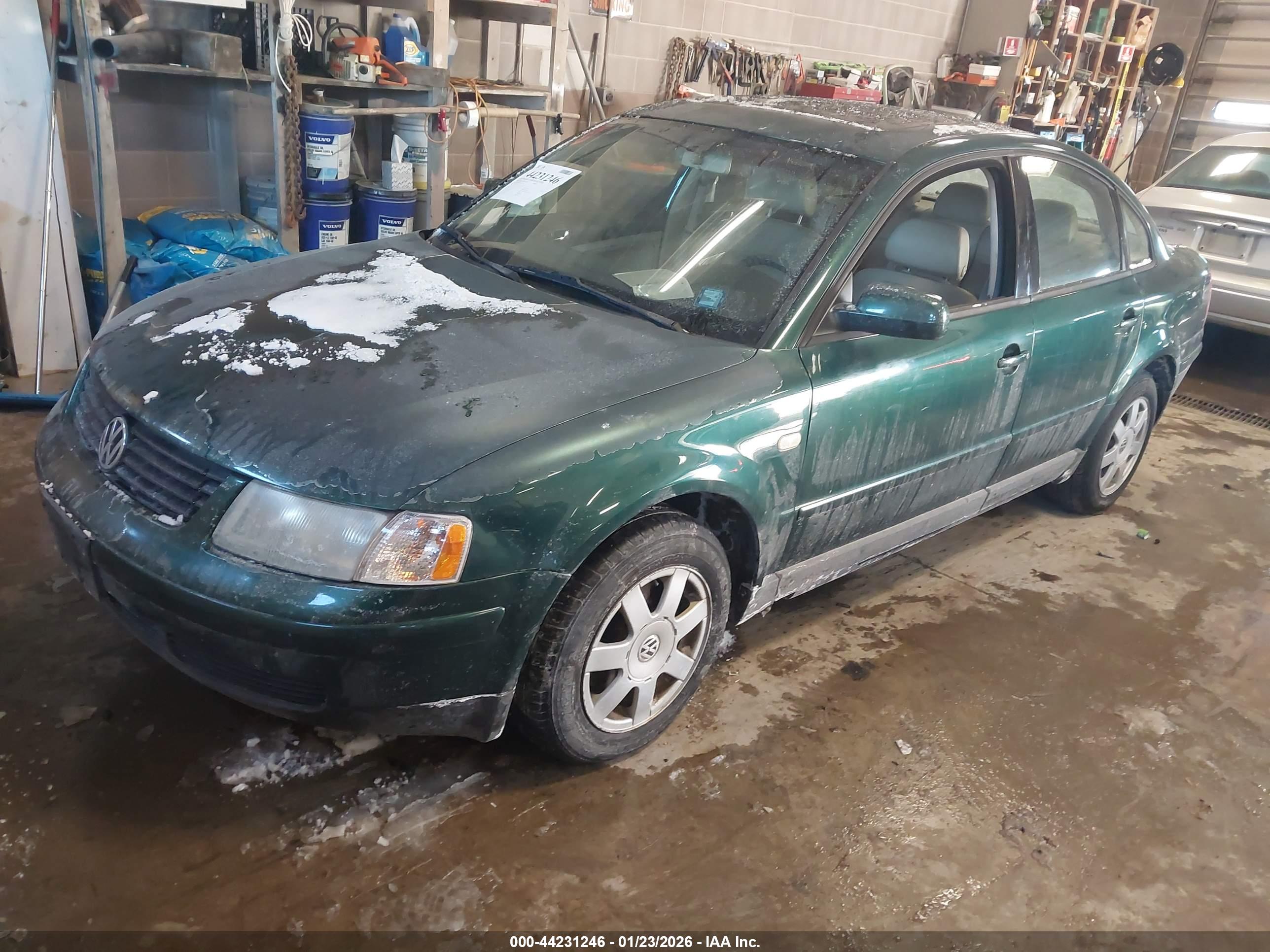 VOLKSWAGEN PASSAT image 2