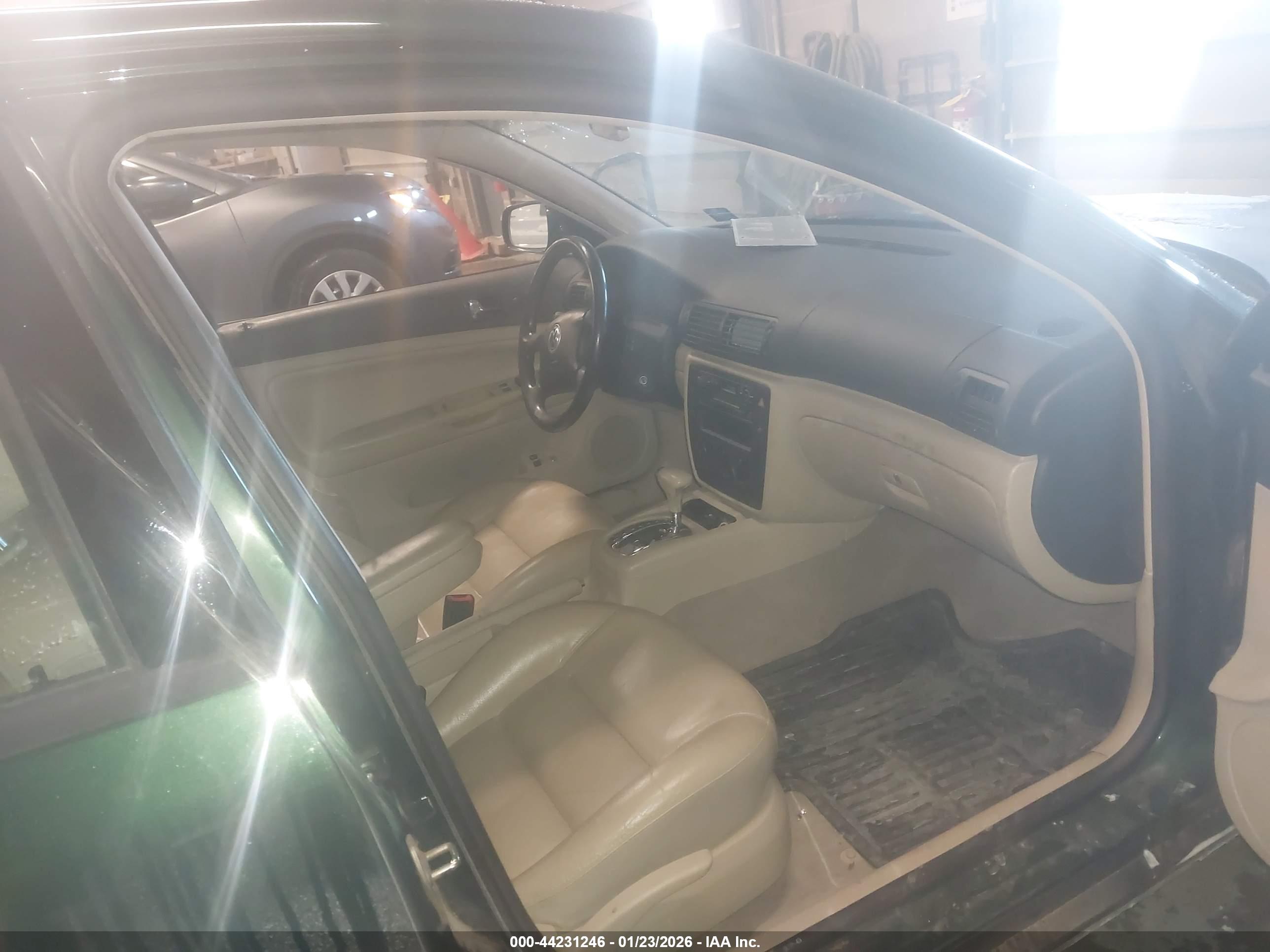 VOLKSWAGEN PASSAT image 5
