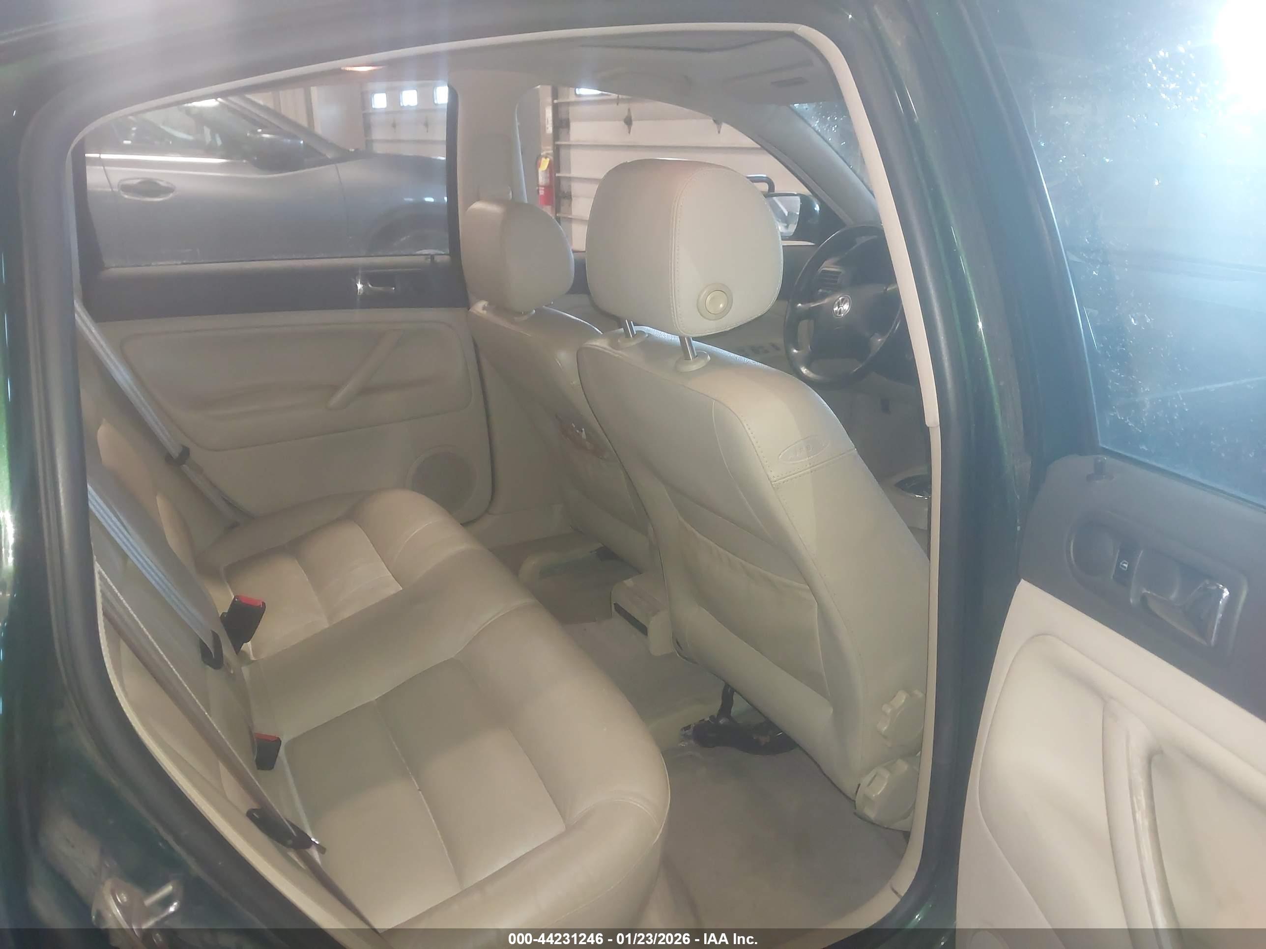 VOLKSWAGEN PASSAT image 8
