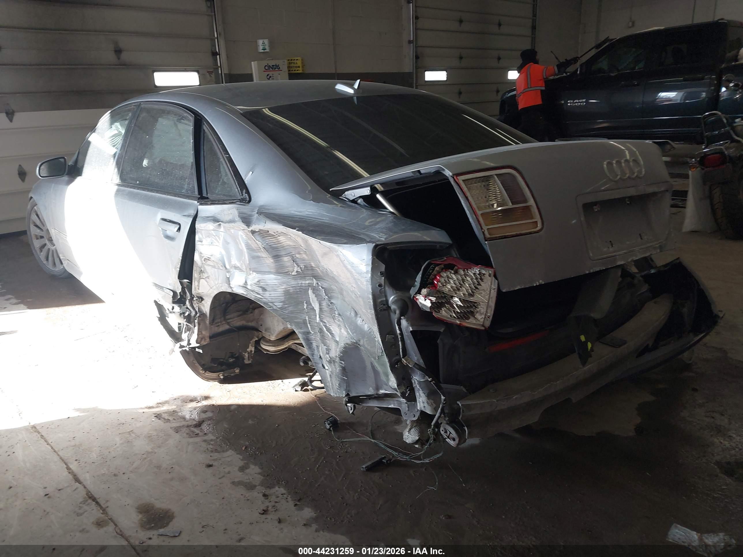 AUDI A8 image 3