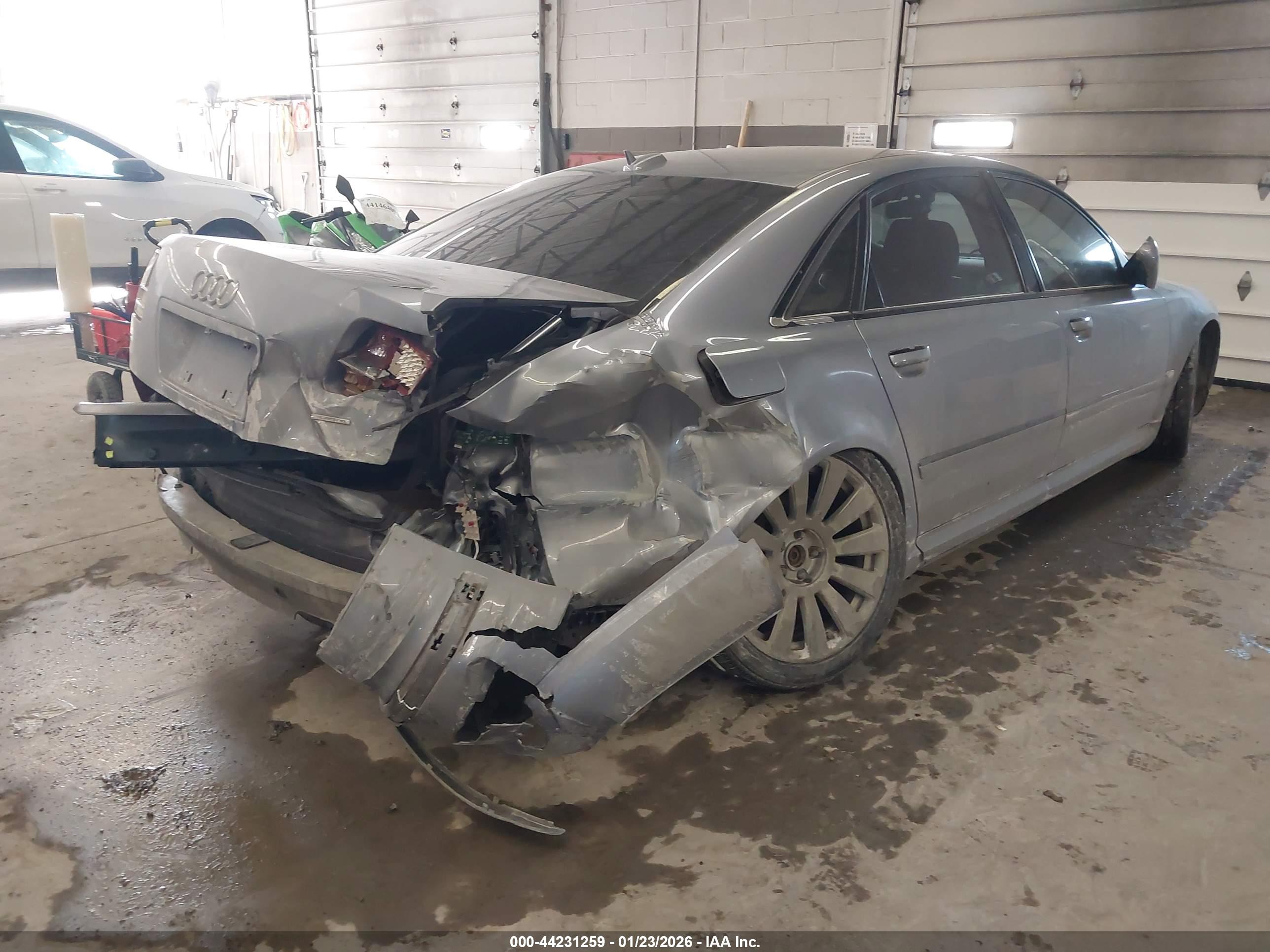 AUDI A8 image 4