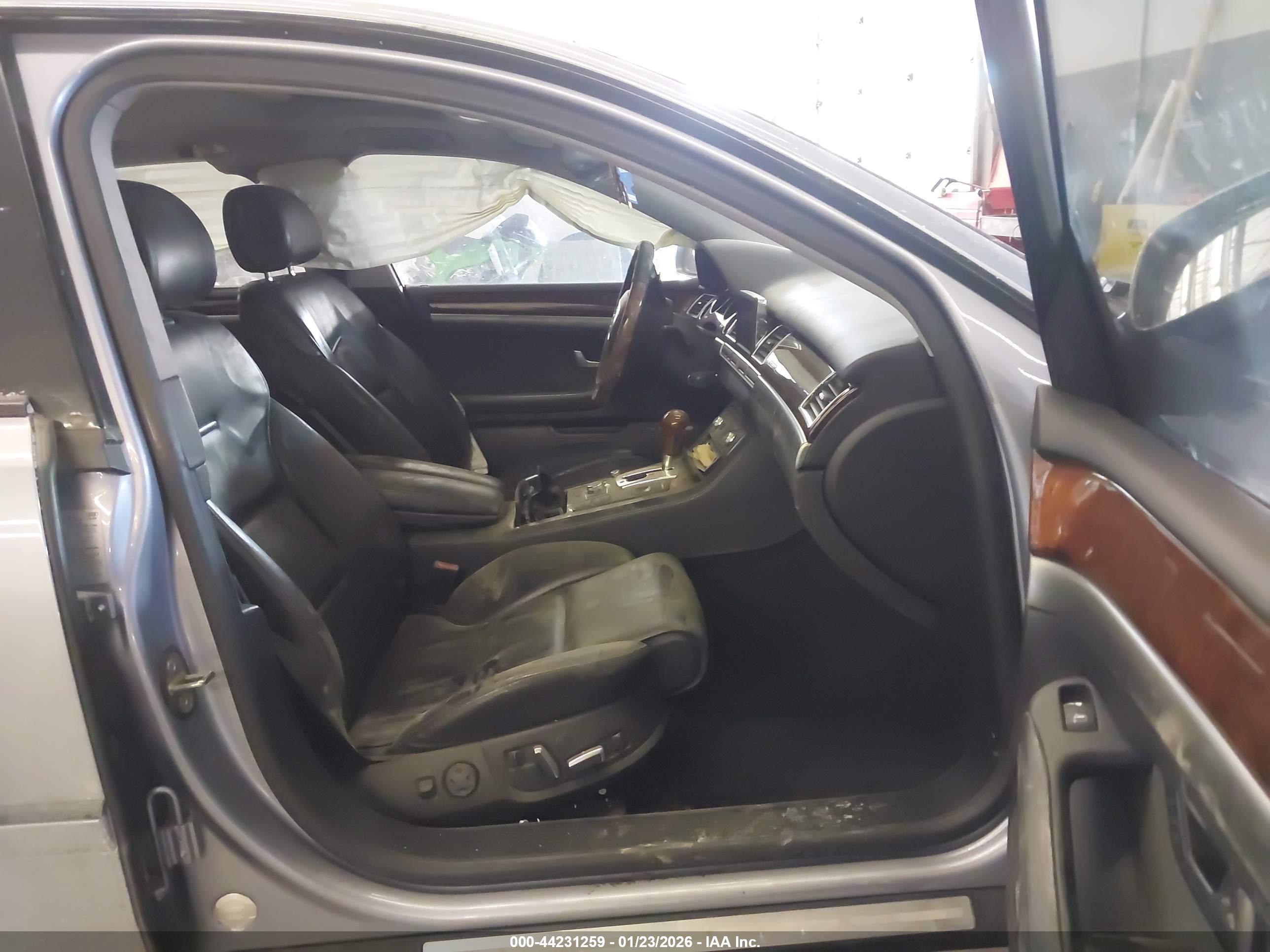 AUDI A8 image 5