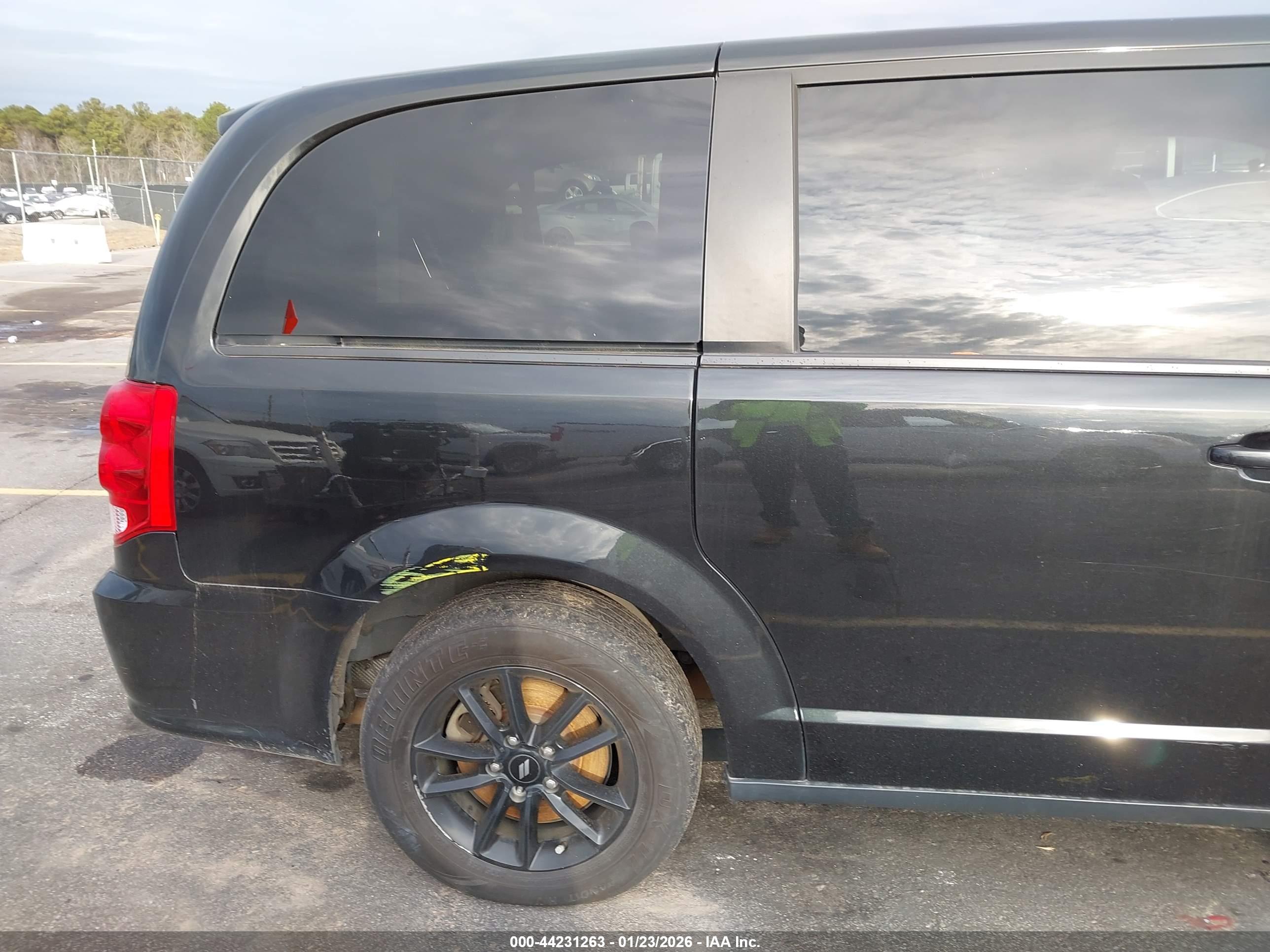 DODGE GRAND image 6