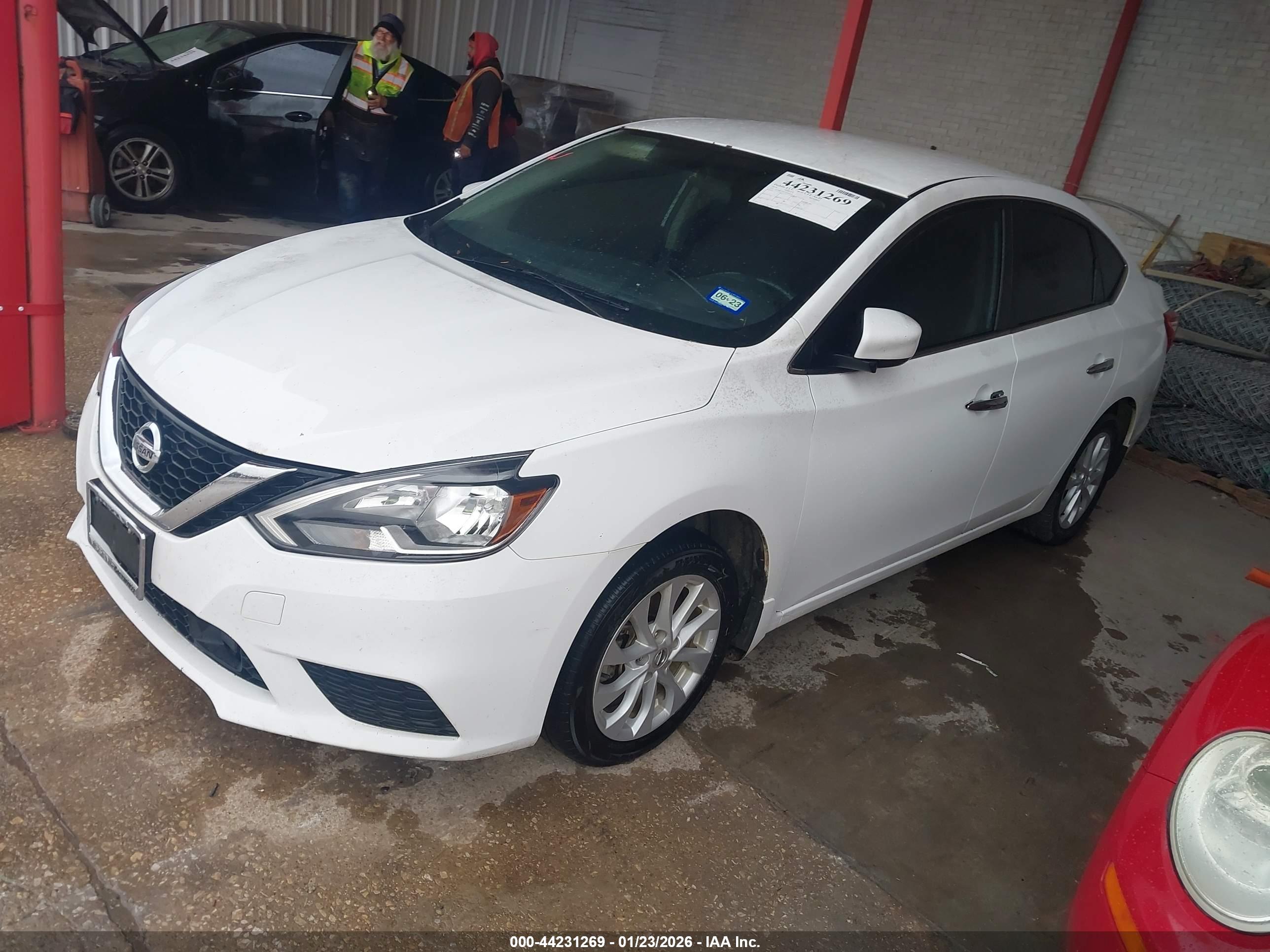 NISSAN SENTRA image 2